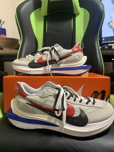 sacai × Nike Vapor Waffle "Royal Fuchsia"