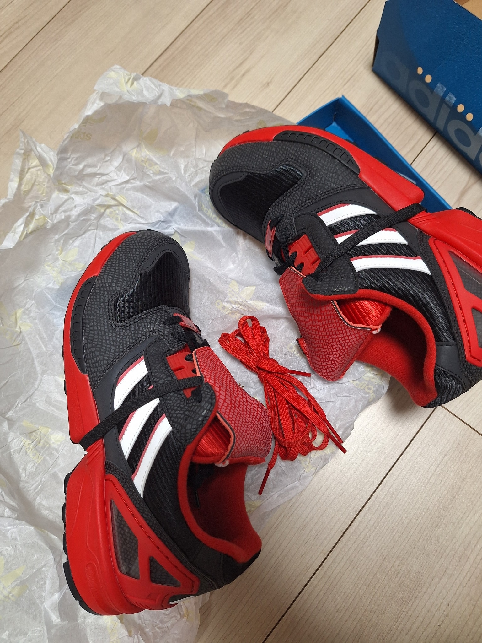 atmos × adidas ZX 8000 G-SNK 12 "Predator"