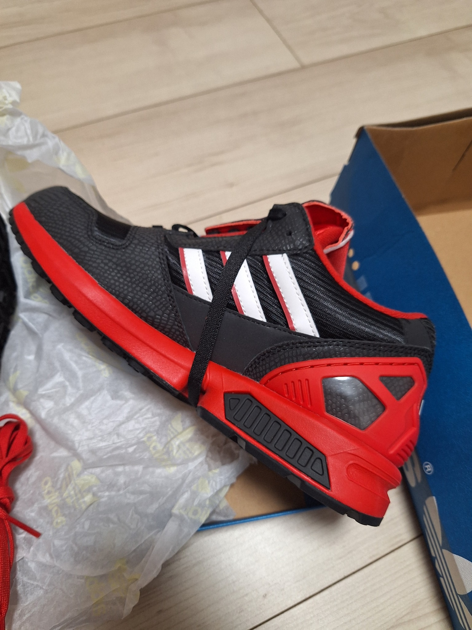 atmos × adidas ZX 8000 G-SNK 12 "Predator"