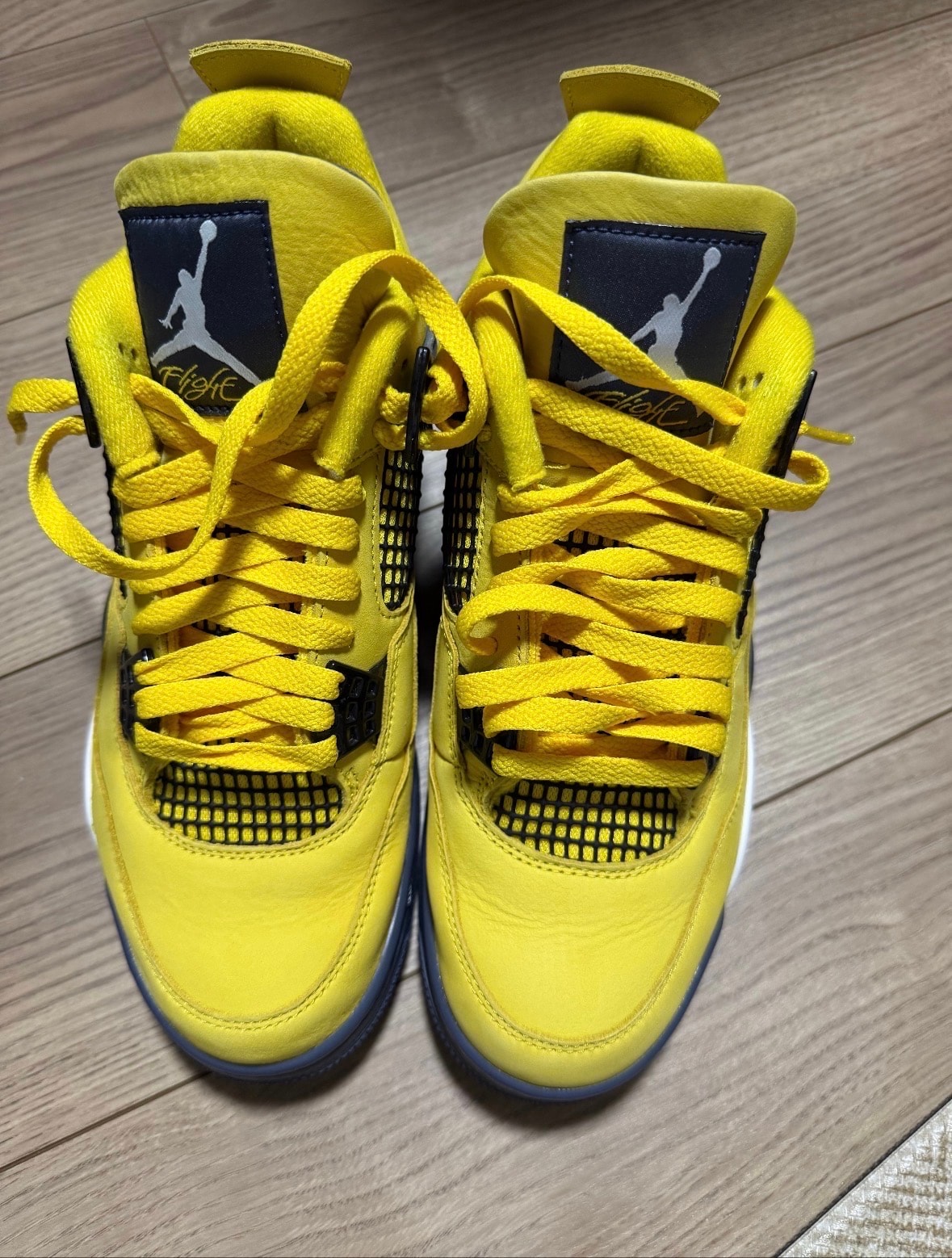 Nike Air Jordan 4 "Tour Yellow"