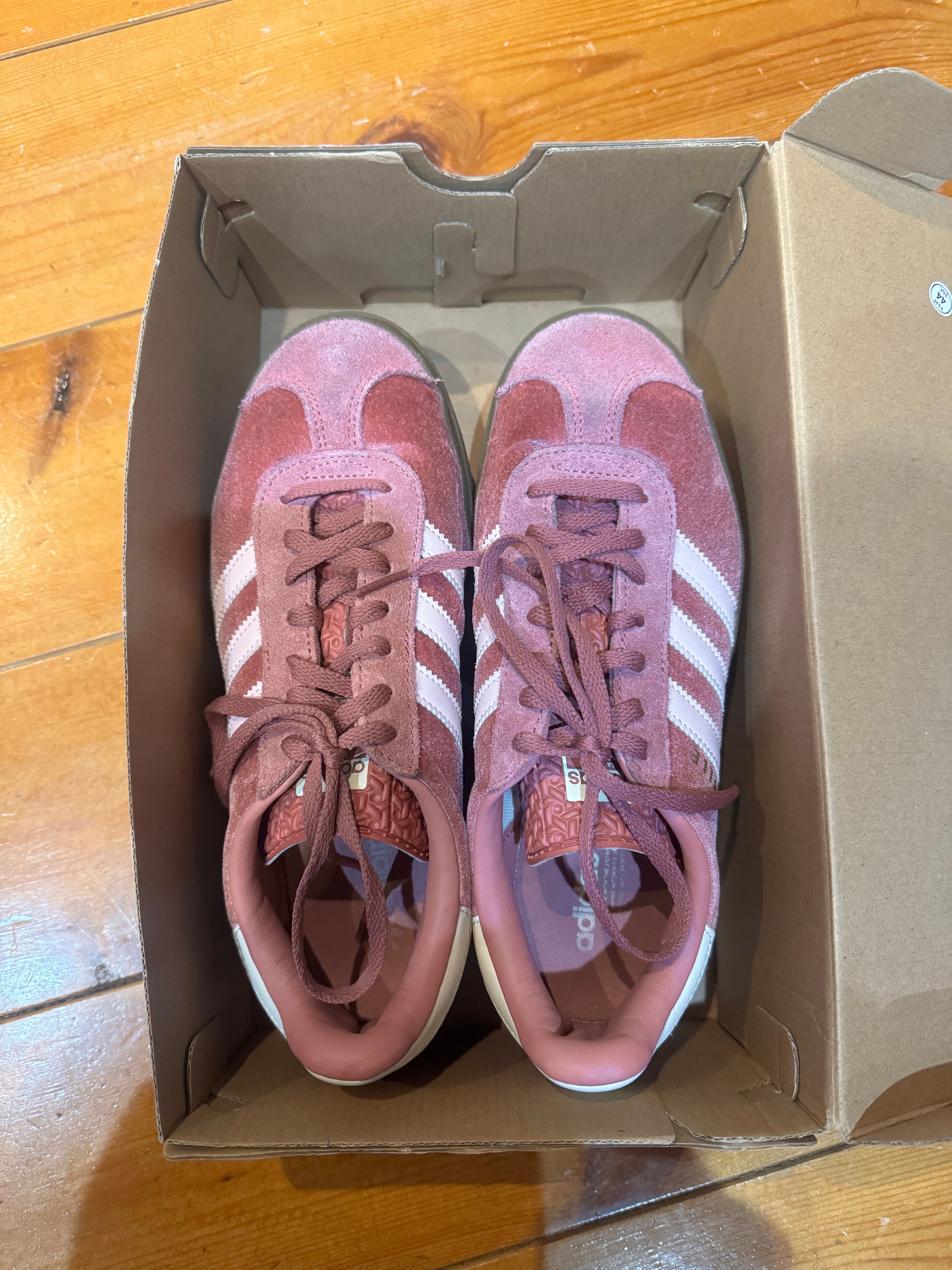 アディダス ウィメンズ ガゼル ボールド "プリラブドクリムゾン/サンディピンク/オフホワイト"