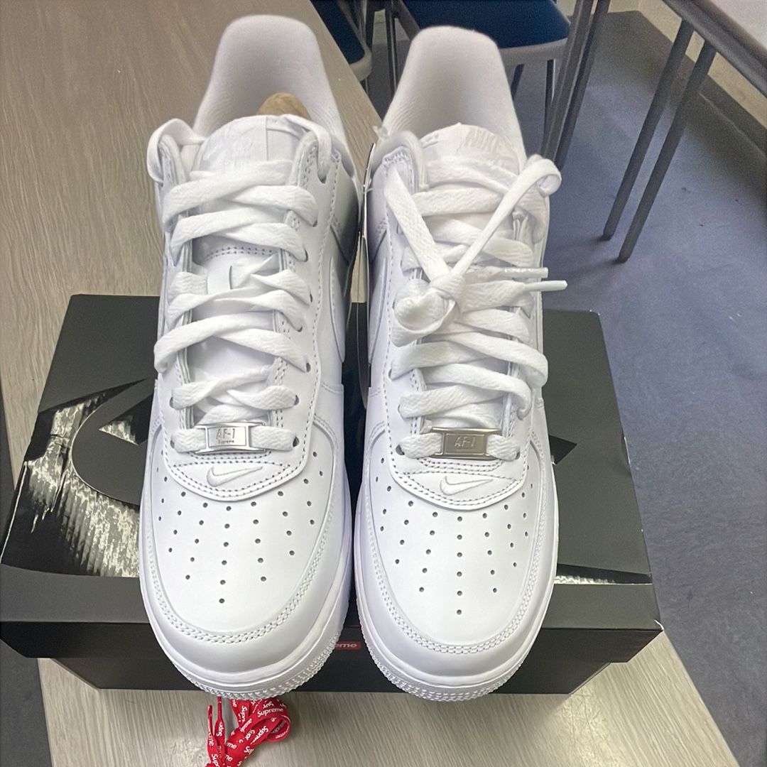 Supreme × Nike Air Force 1 Low "White"