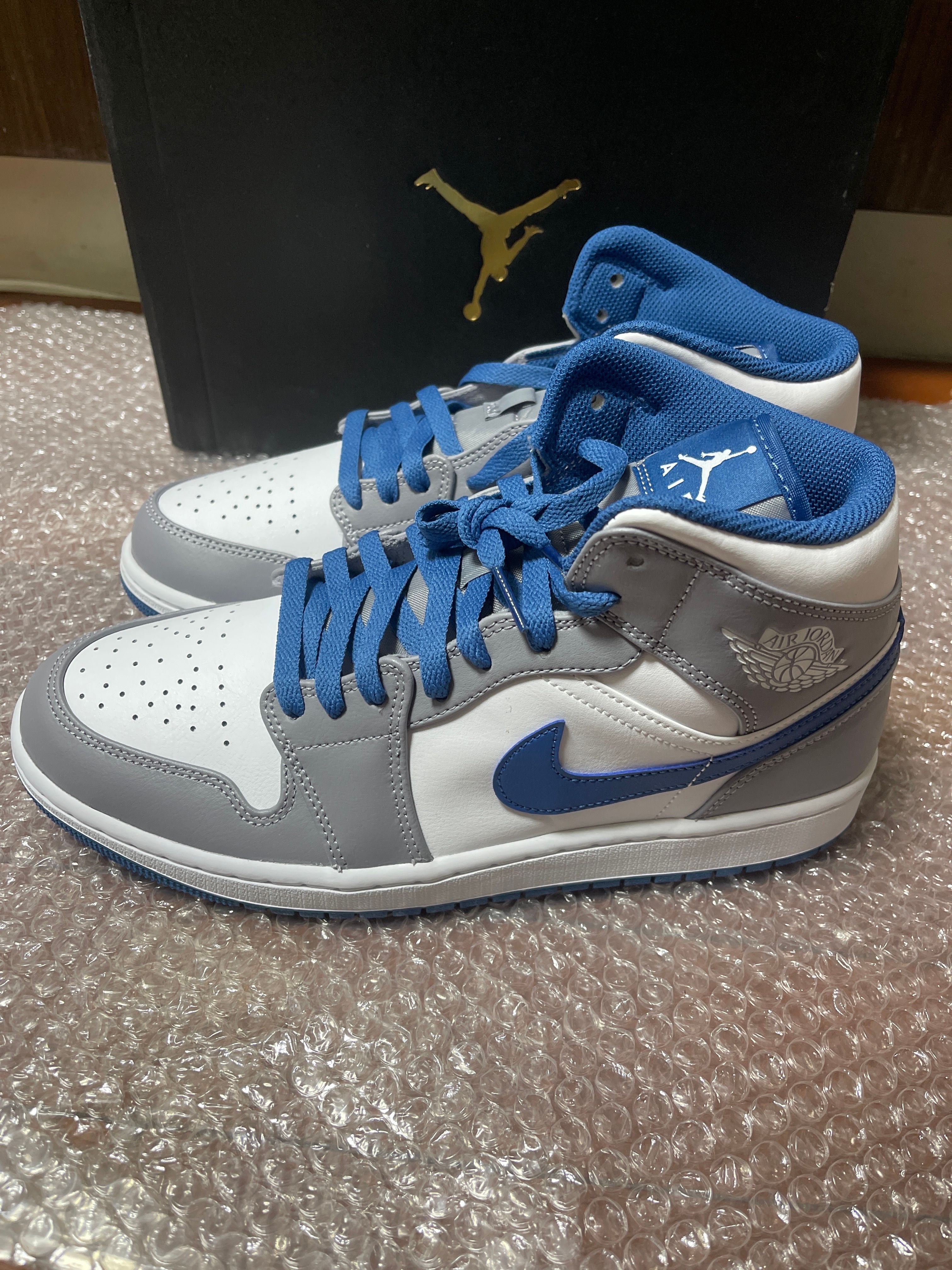 Nike Air Jordan 1 Mid "True Blue"