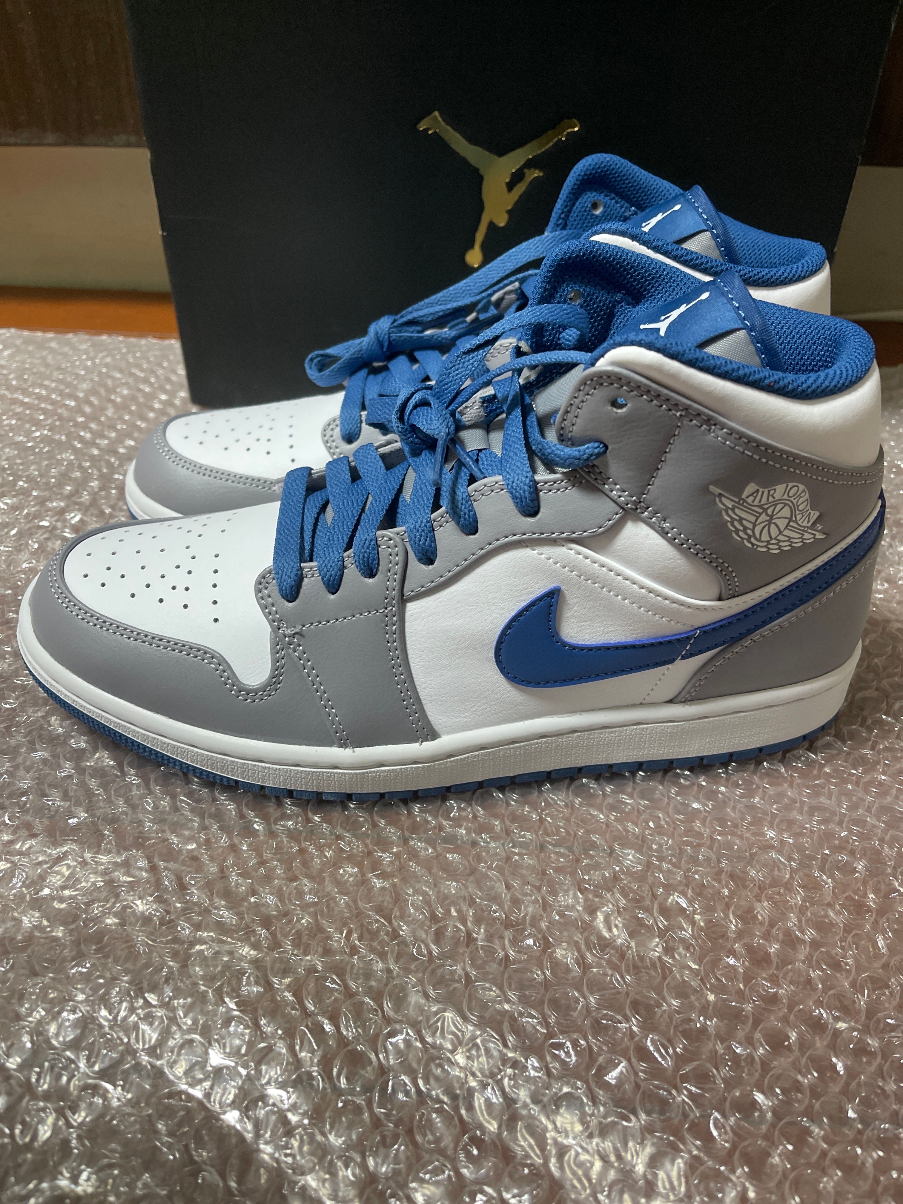 Nike Air Jordan 1 Mid "True Blue"