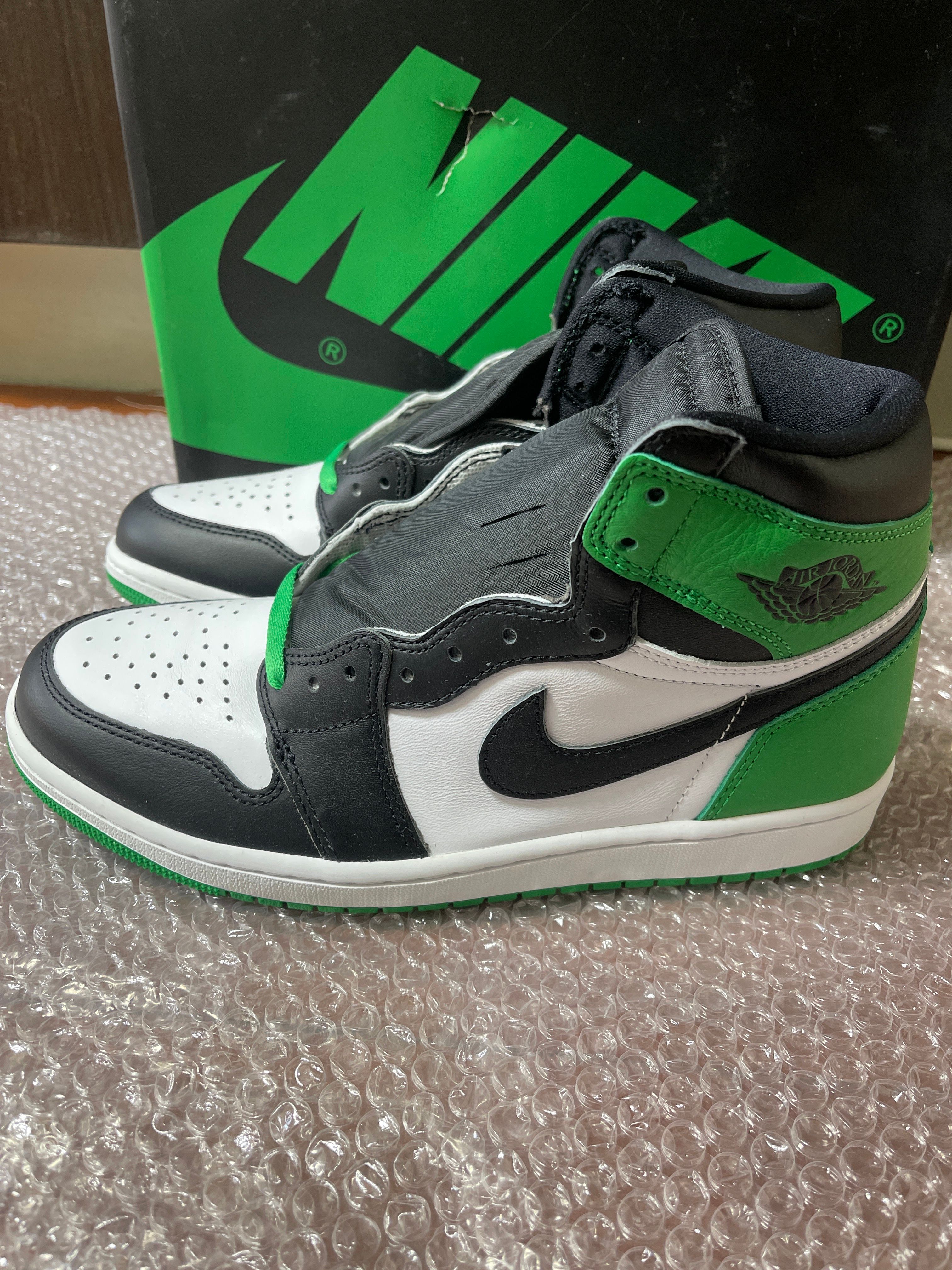 Nike Air Jordan 1 Retro High OG "Celtics/Black and Lucky Green" (2023)