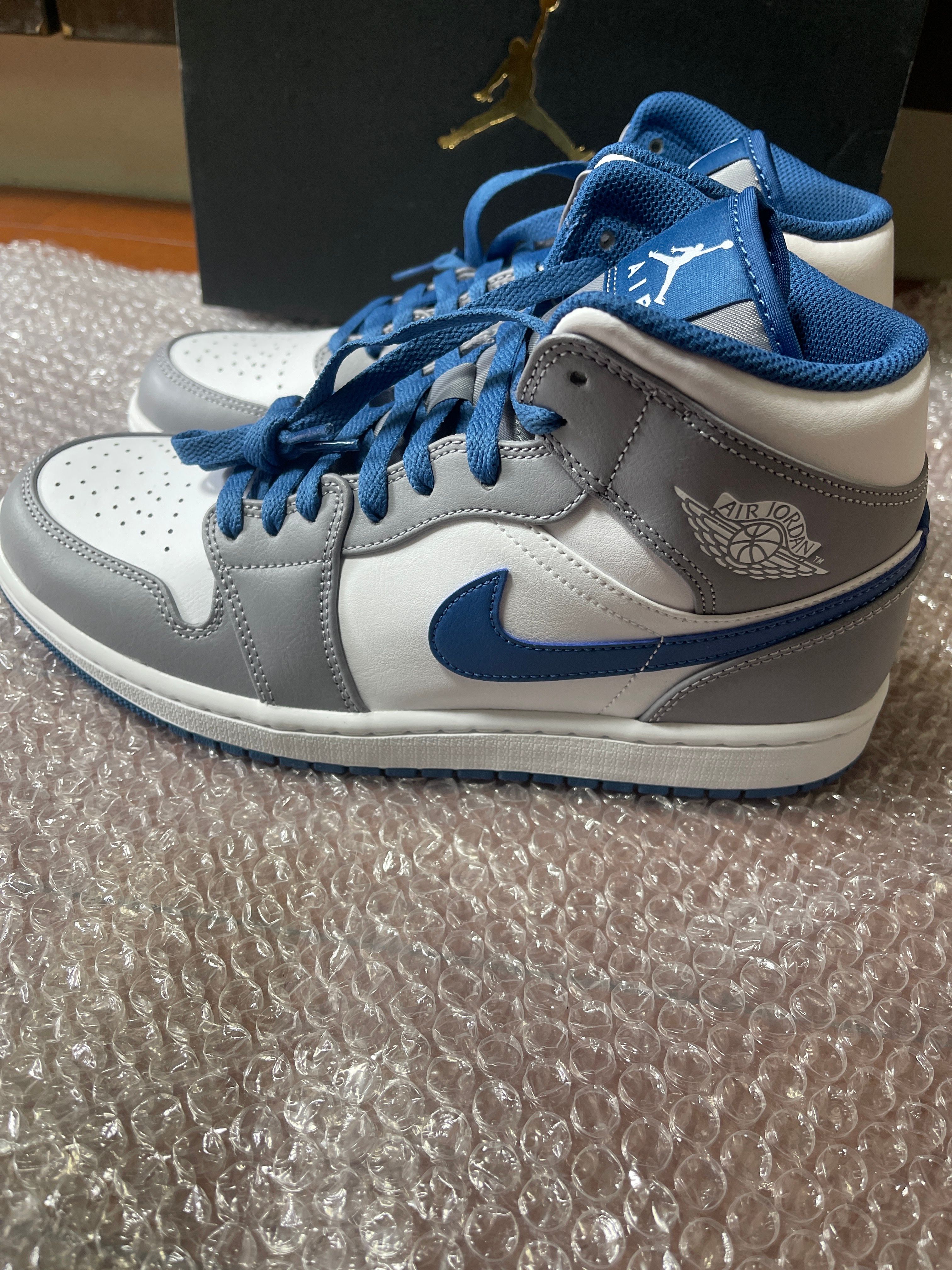 Nike Air Jordan 1 Mid "True Blue"