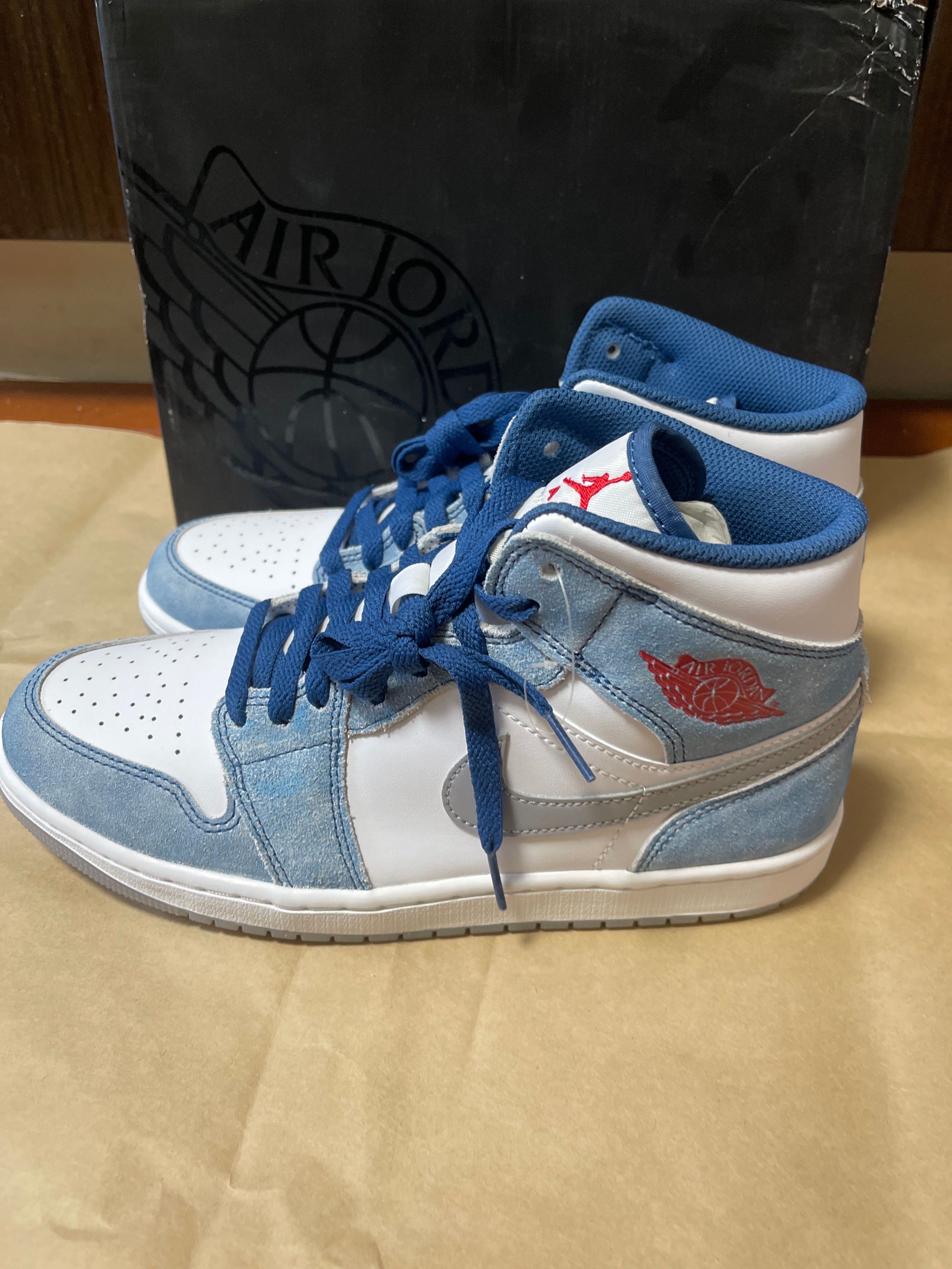 Nike Air Jordan 1 Mid SE "White/Hyper Royal/Red"