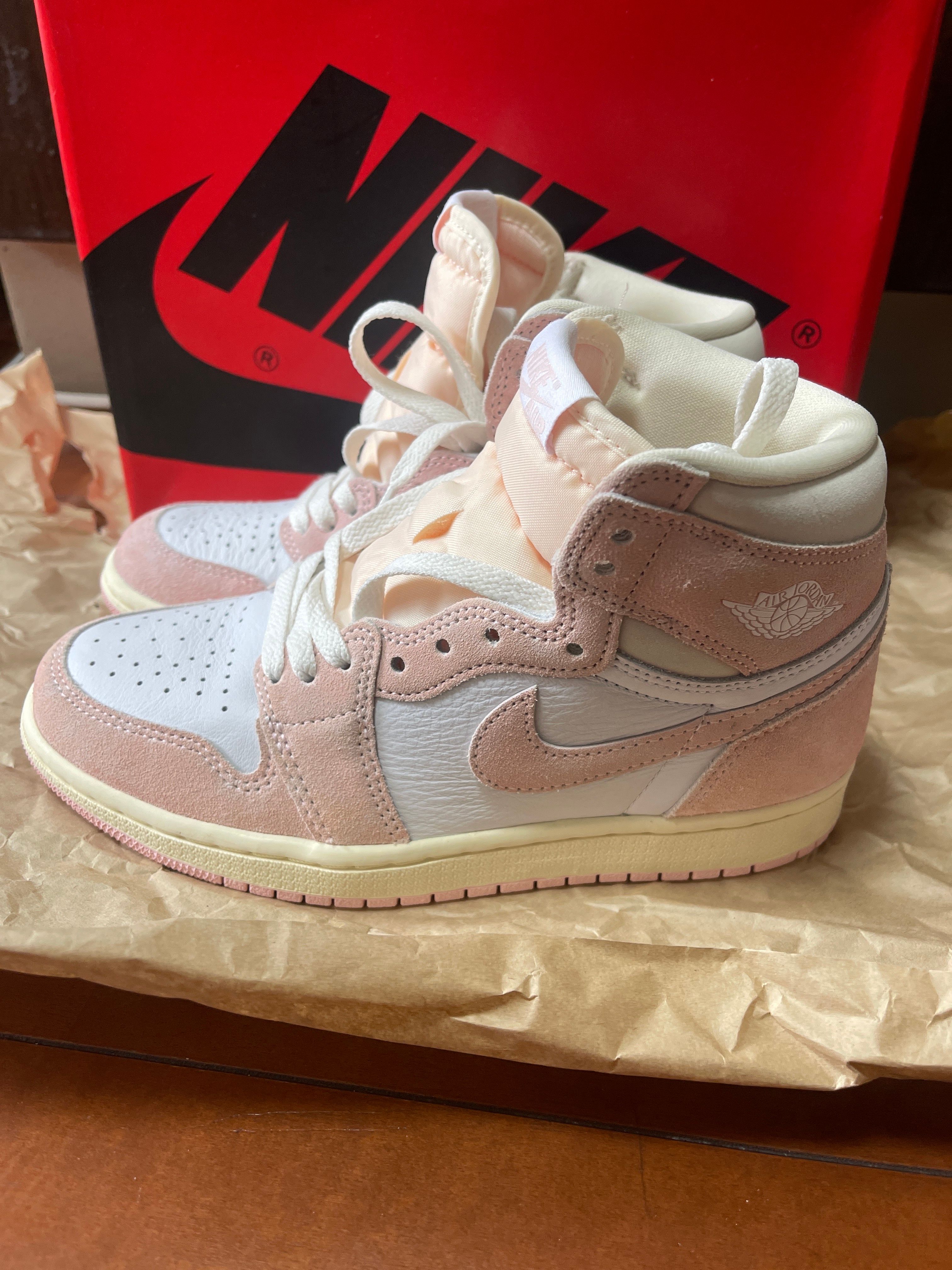 Nike Women's Air Jordan 1 Retro High OG "Washed Pink"