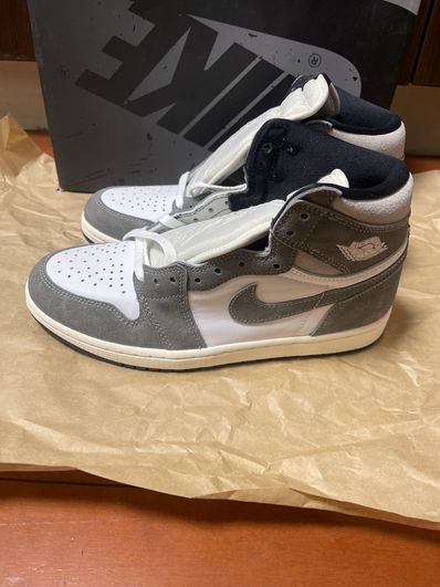 Nike Air Jordan 1 Retro High OG "Black and Smoke Grey"