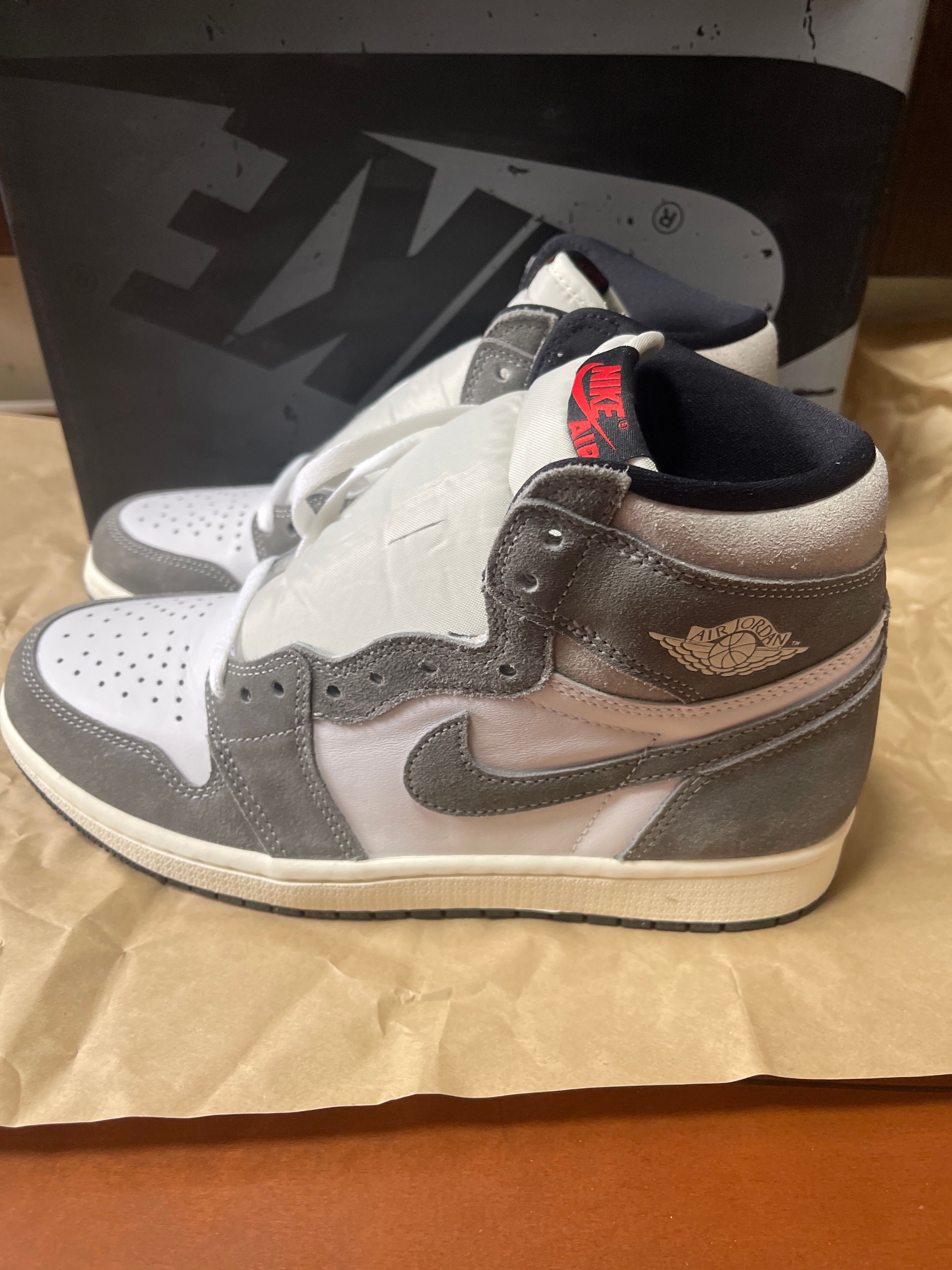 Nike Air Jordan 1 Retro High OG "Black and Smoke Grey"