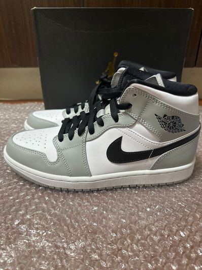 Nike Air Jordan 1 Mid "Light Smoke Grey/White/Black"