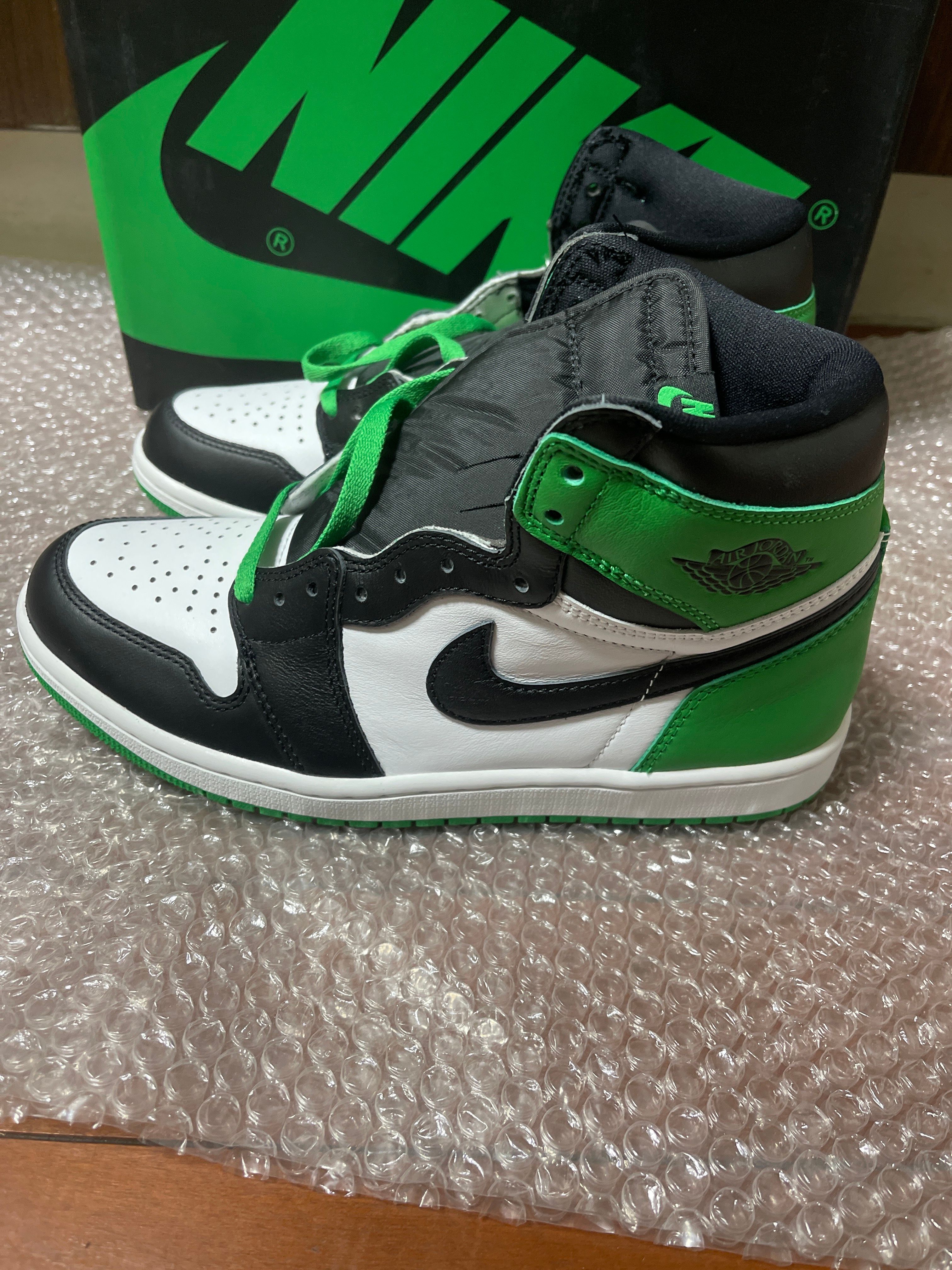 Nike Air Jordan 1 Retro High OG "Celtics/Black and Lucky Green" (2023)
