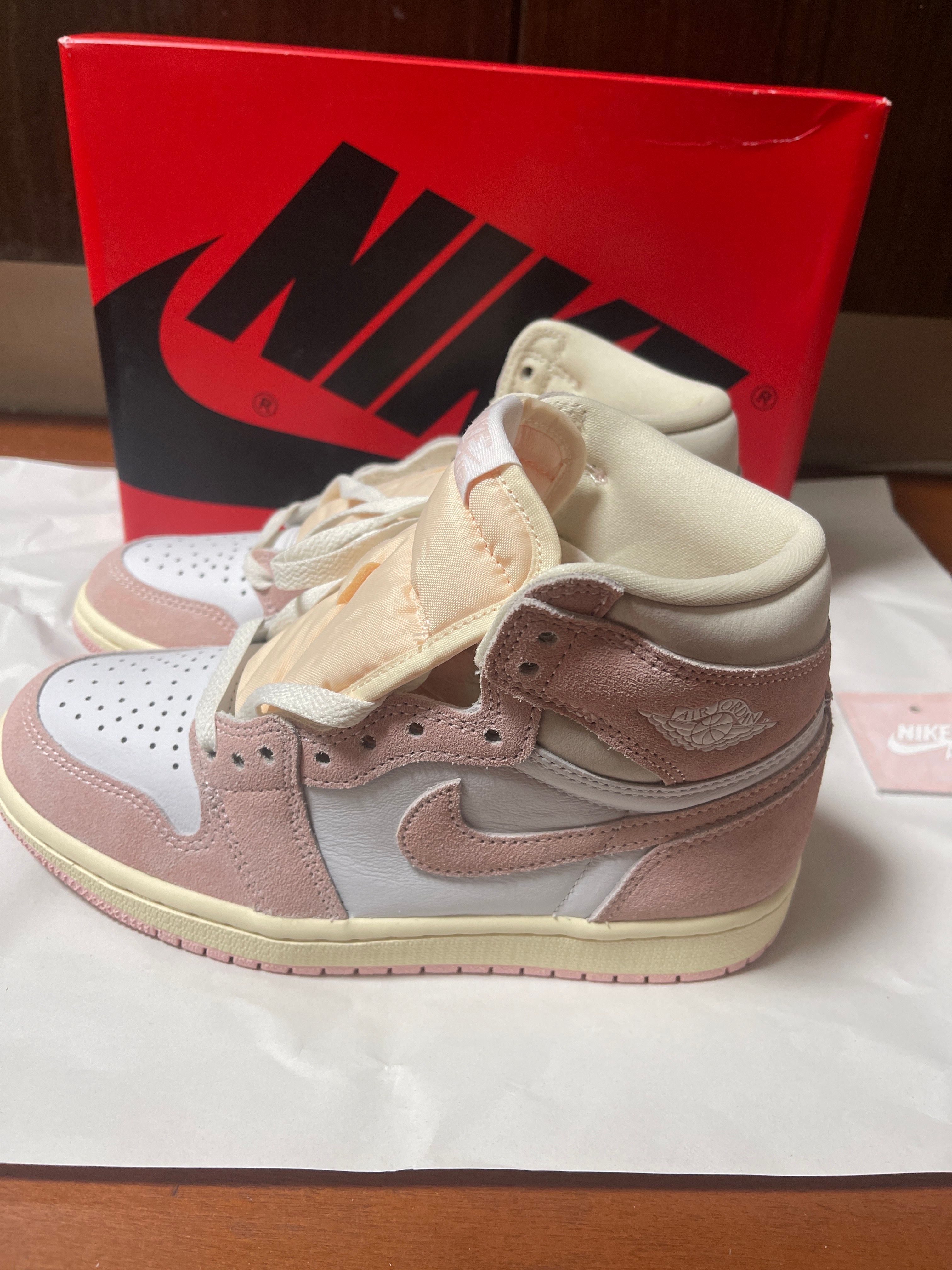 Nike Women's Air Jordan 1 Retro High OG "Washed Pink"
