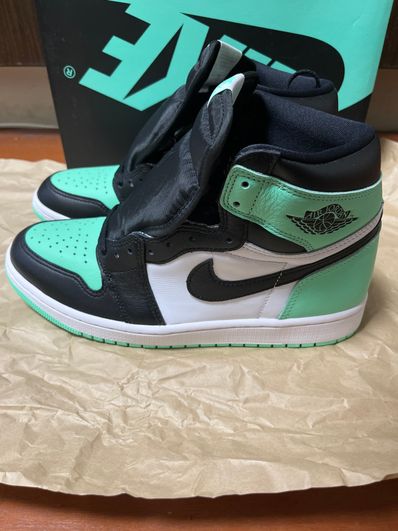 Nike Air Jordan 1 High OG "Green Glow"
