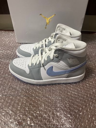Nike Women's Air Jordan 1 Mid "Wolf Grey"