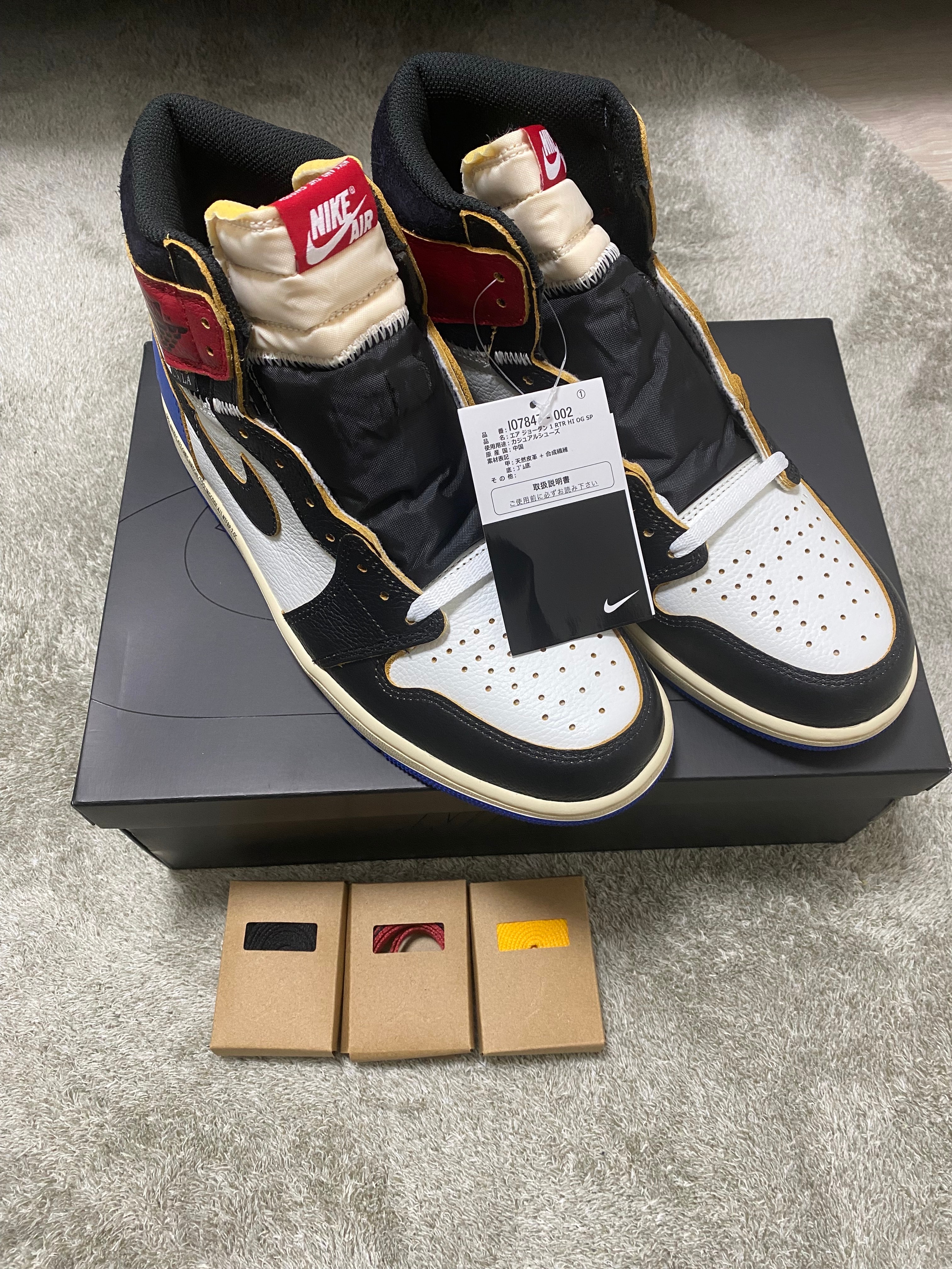 フラグメントデザイン × ユニオン × ナイキ エアジョーダン1 ハイ OG "ブラック/バーシティレッド"