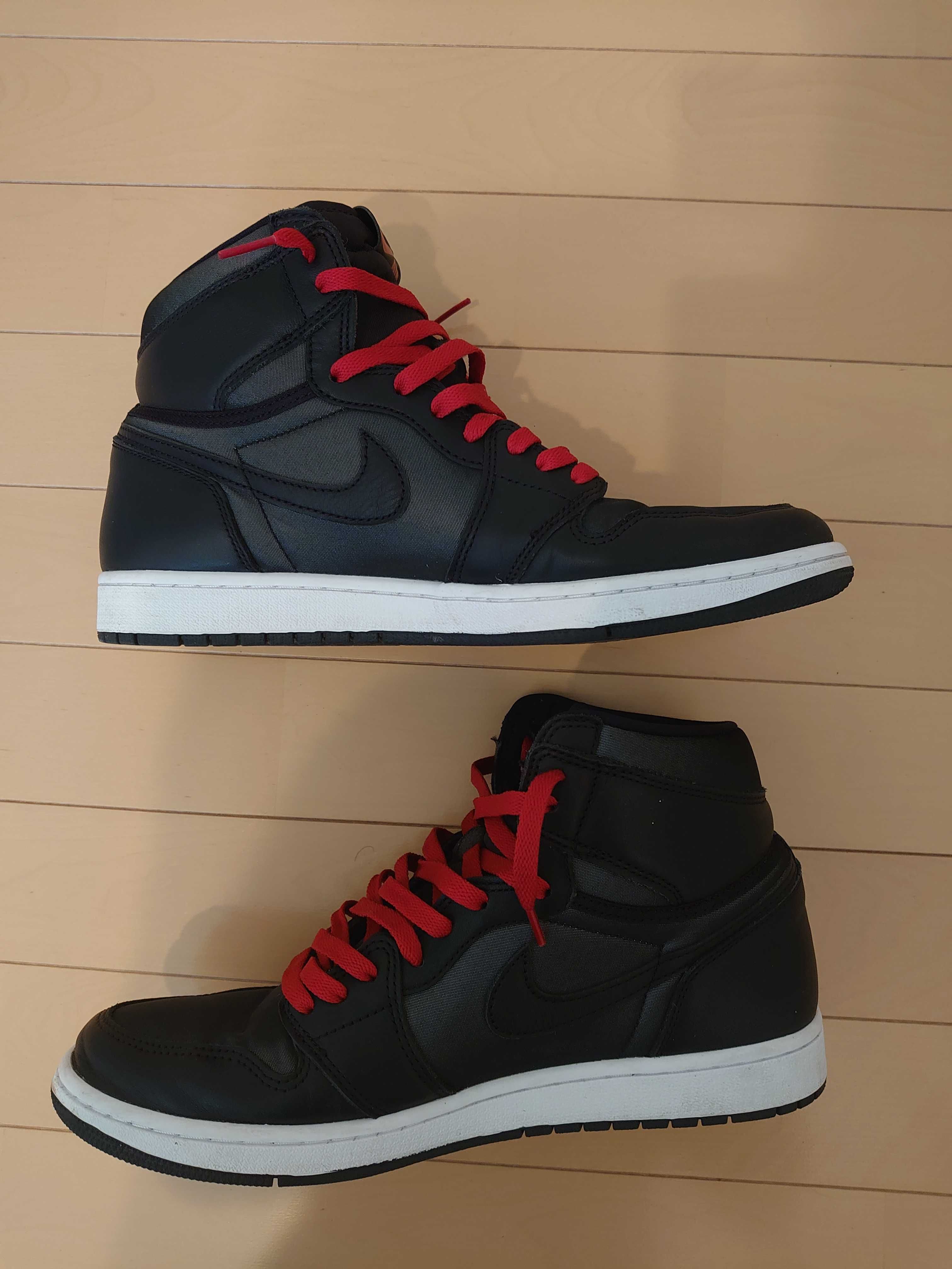 Nike Air Jordan 1 Retro High OG "Black/Metallic Silver/Gym Red"