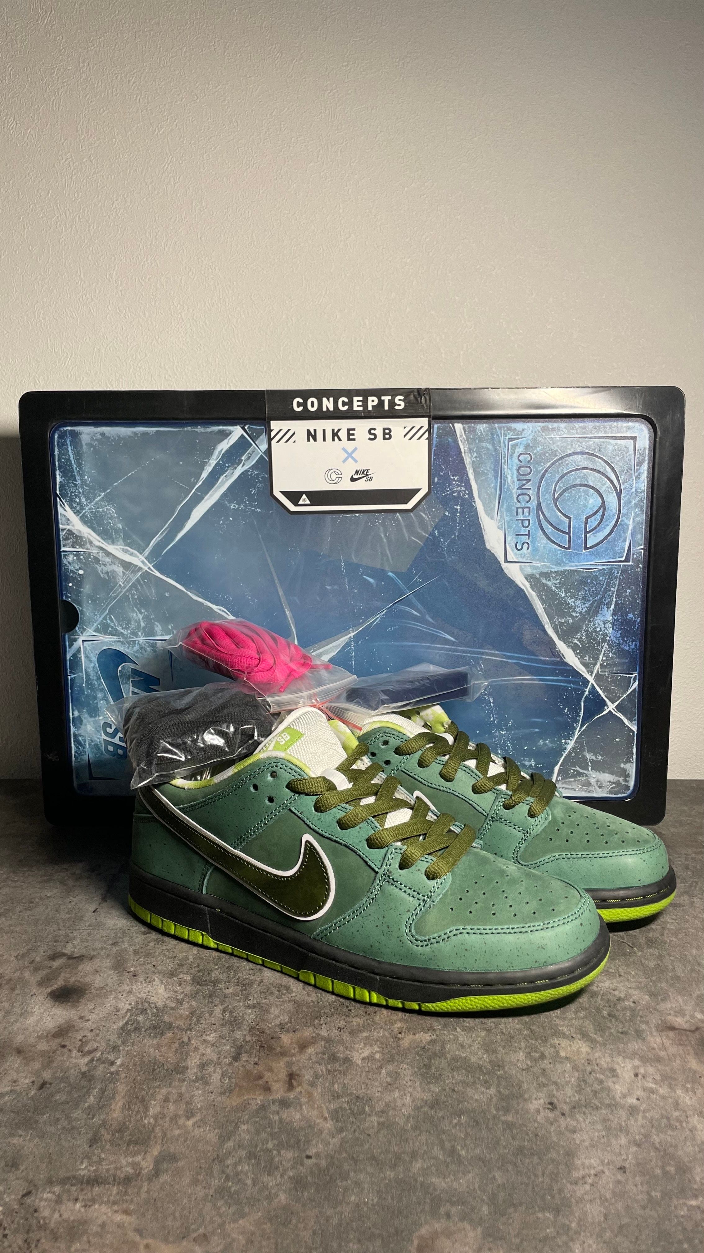 Concepts × Nike SB Dunk Low "Green Lobster"