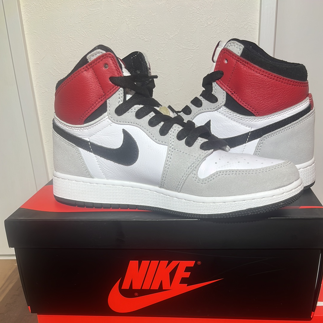 Nike GS Air Jordan 1 High OG "Light Smoke Grey"      