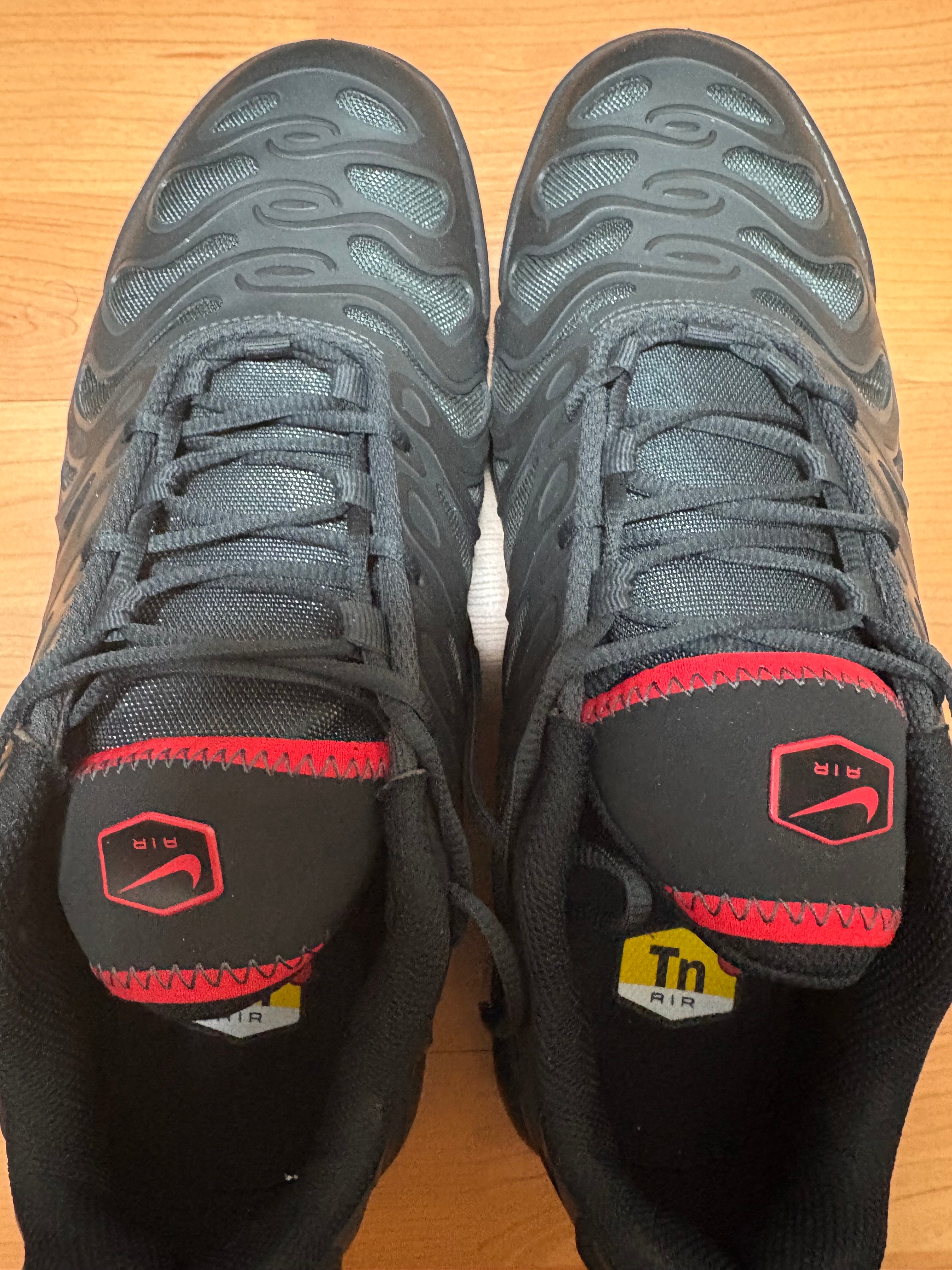 Nike Air Max Plus Drift "Bred"