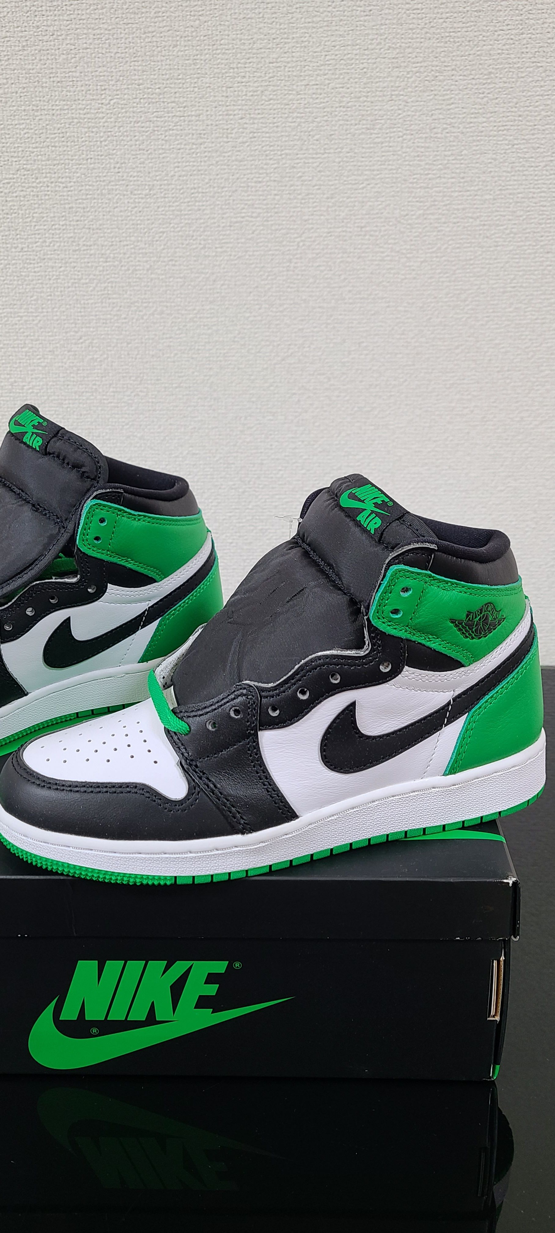Nike GS Air Jordan 1 Retro High OG "Celtics/Black and Lucky Green" (2023)
