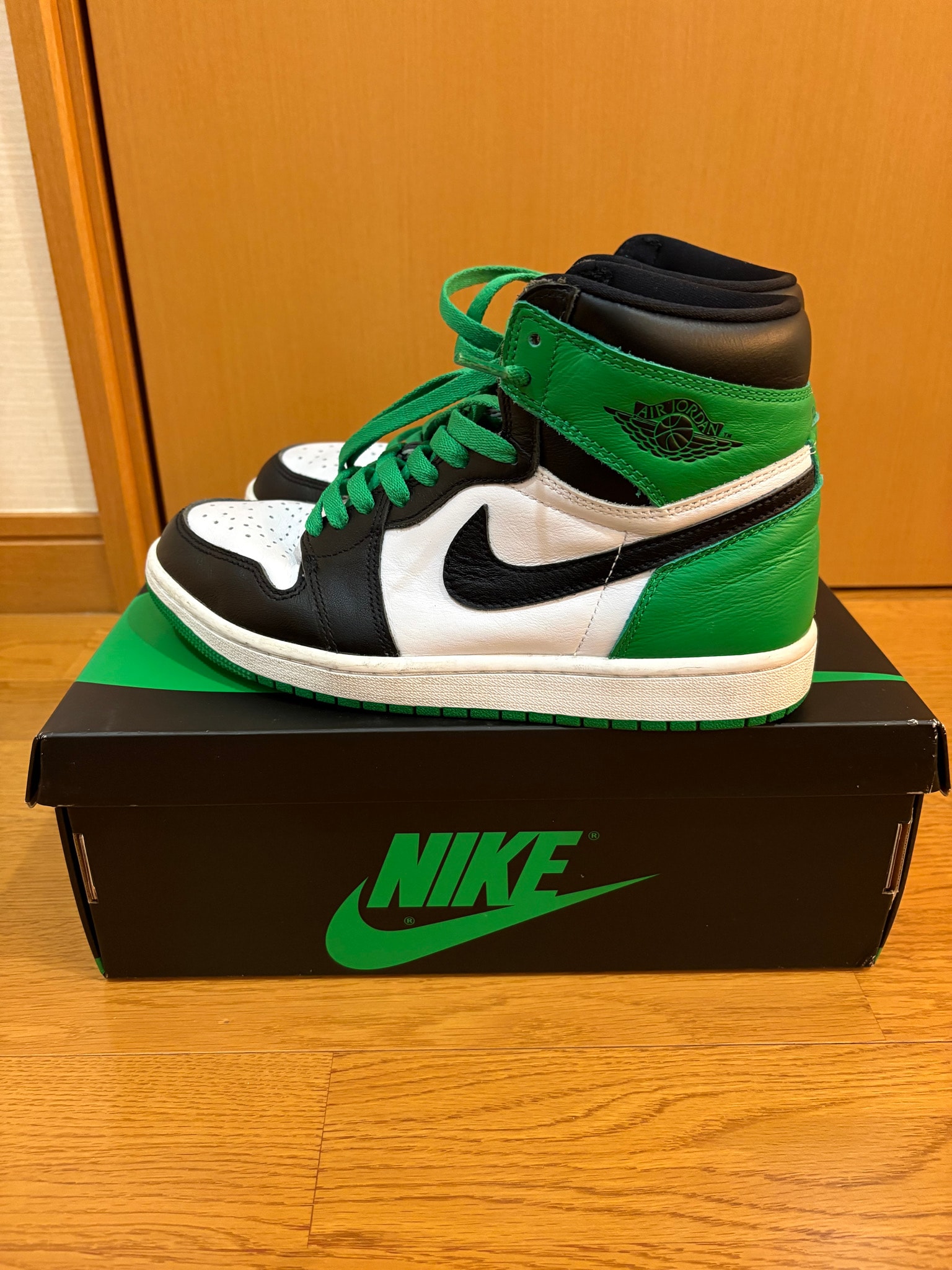 Nike Air Jordan 1 Retro High OG "Celtics/Black and Lucky Green" (2023)