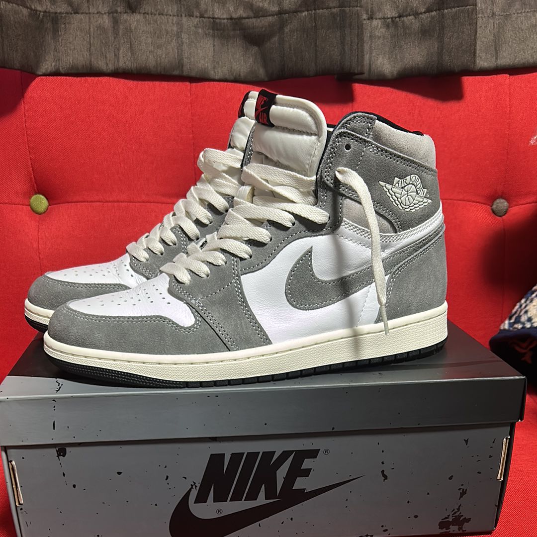 Nike Air Jordan 1 Retro High OG "Black and Smoke Grey"