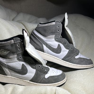 Nike Air Jordan 1 Retro High OG "Black and Smoke Grey"