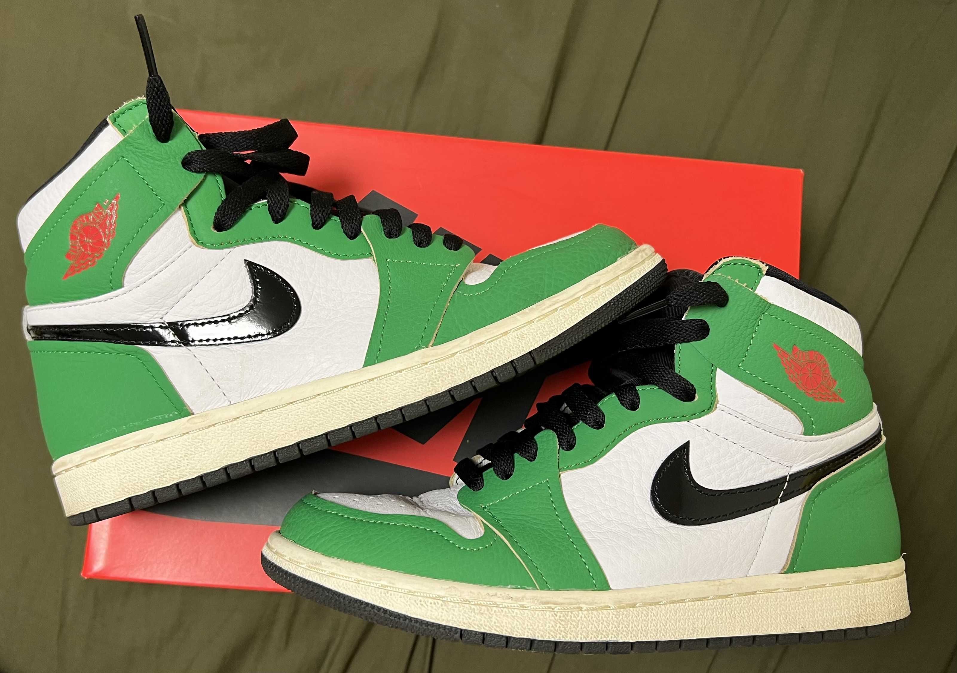 Nike Women's Air Jordan 1 High OG "Lucky Green/White-Sail-Black"