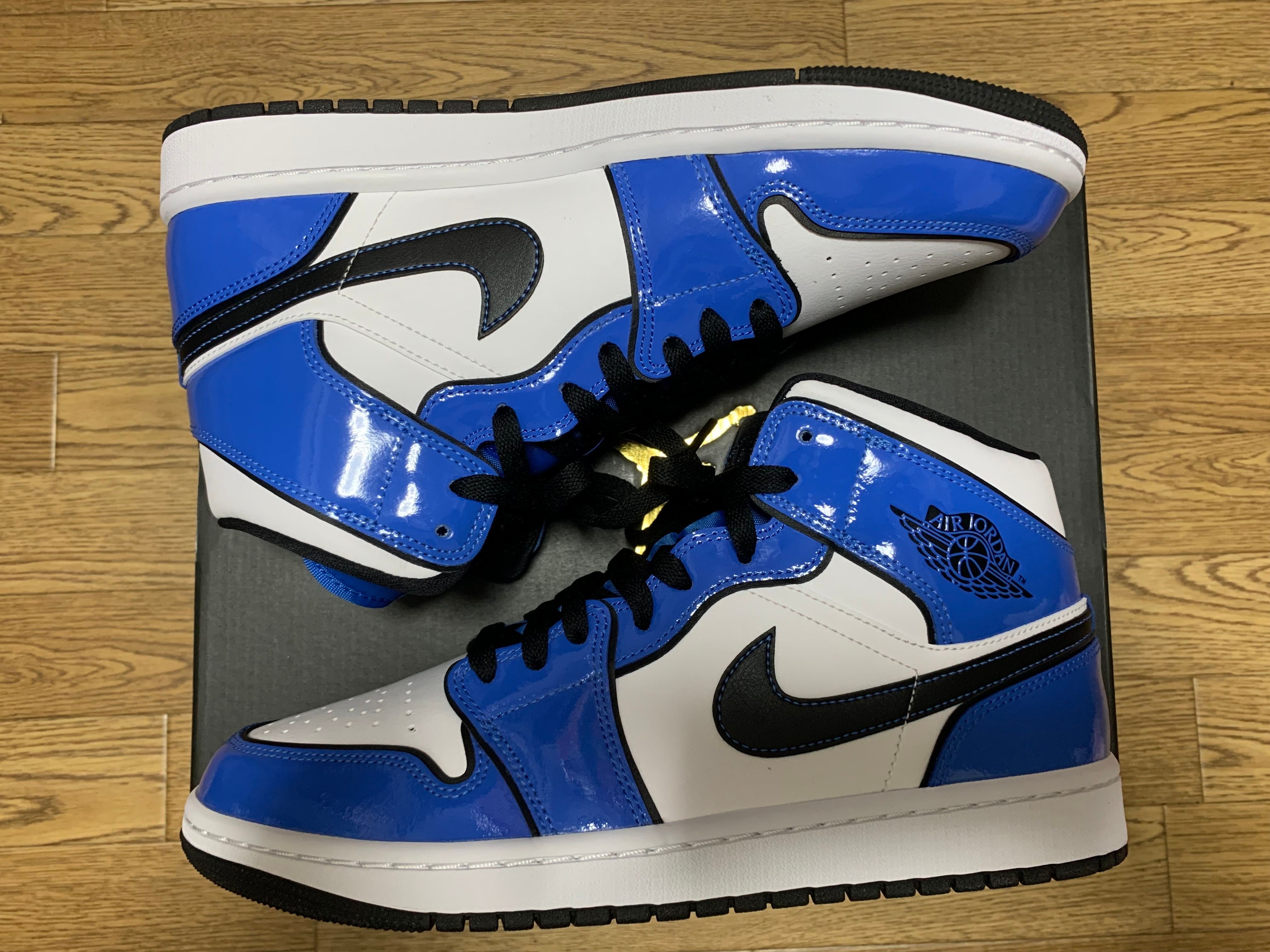 Nike Air Jordan 1 Mid SE "Signal Blue"