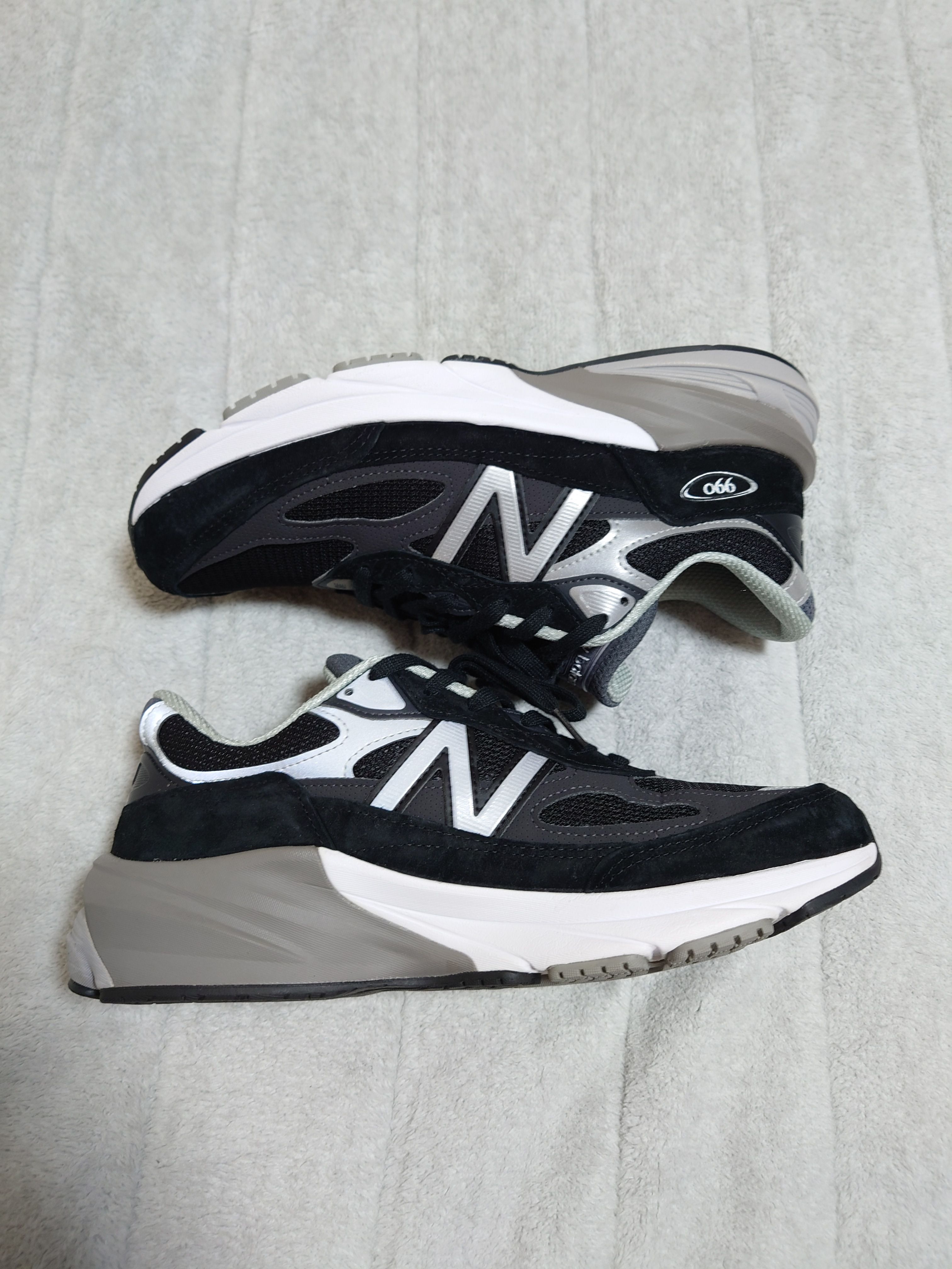 New Balance 990V6 "Black" (Heel NB Logo)