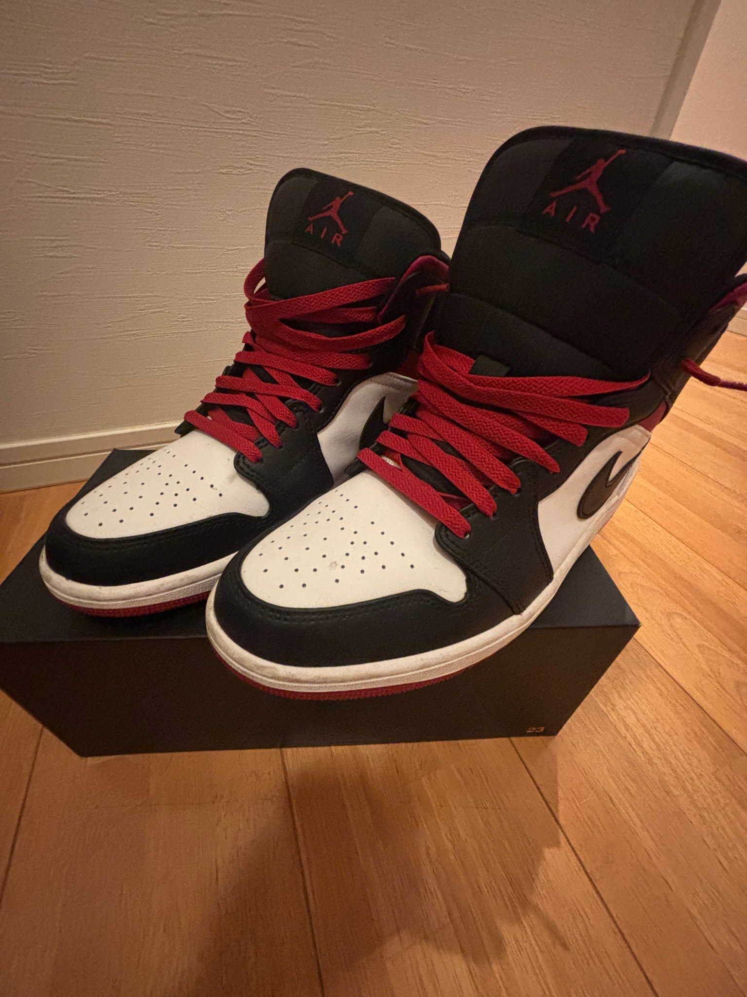 Nike Air Jordan 1 Mid "Gym Red"