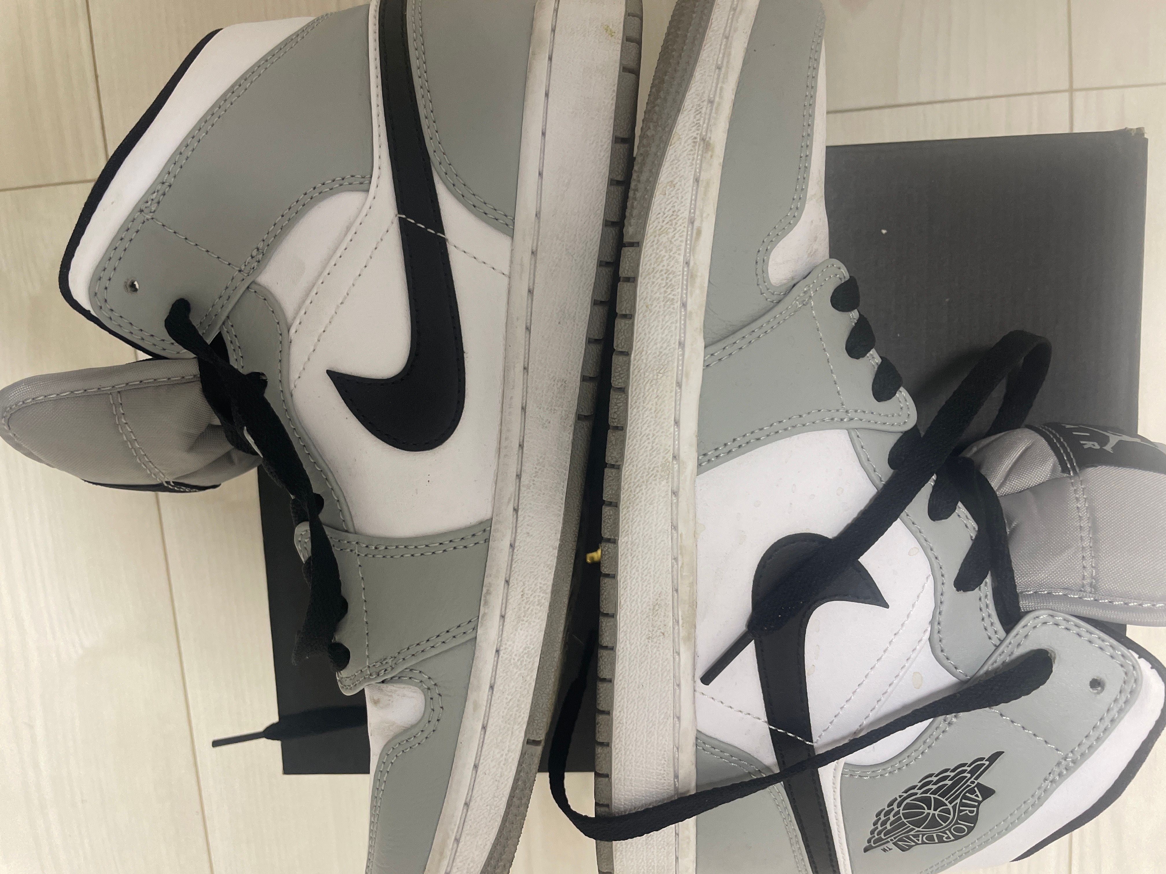 Nike Air Jordan 1 Mid "Light Smoke Grey/White/Black"