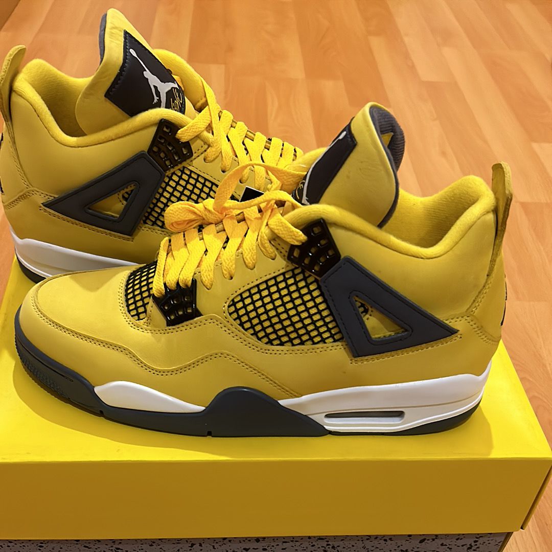 Nike Air Jordan 4 "Tour Yellow"