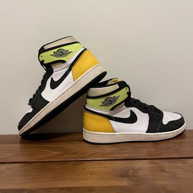 Nike Air Jordan 1 High OG "Volt Gold"