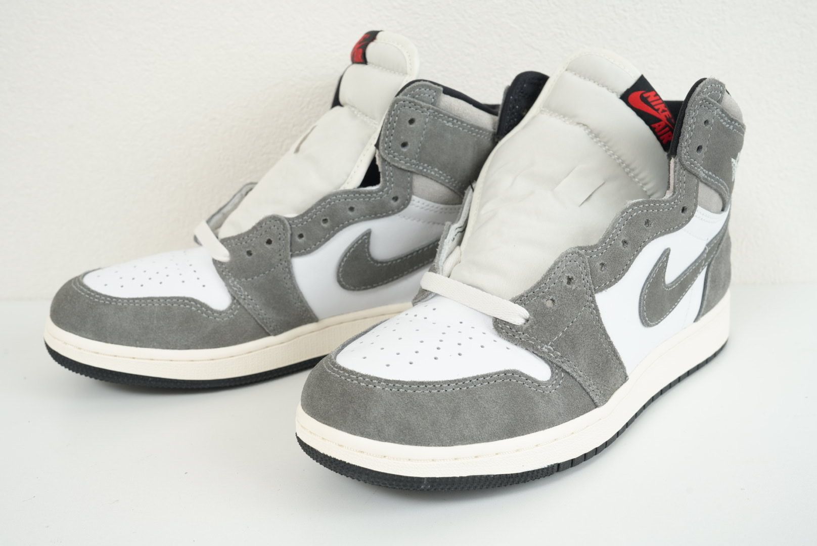 Nike GS Air Jordan 1 Retro High OG "Black and Smoke Grey"