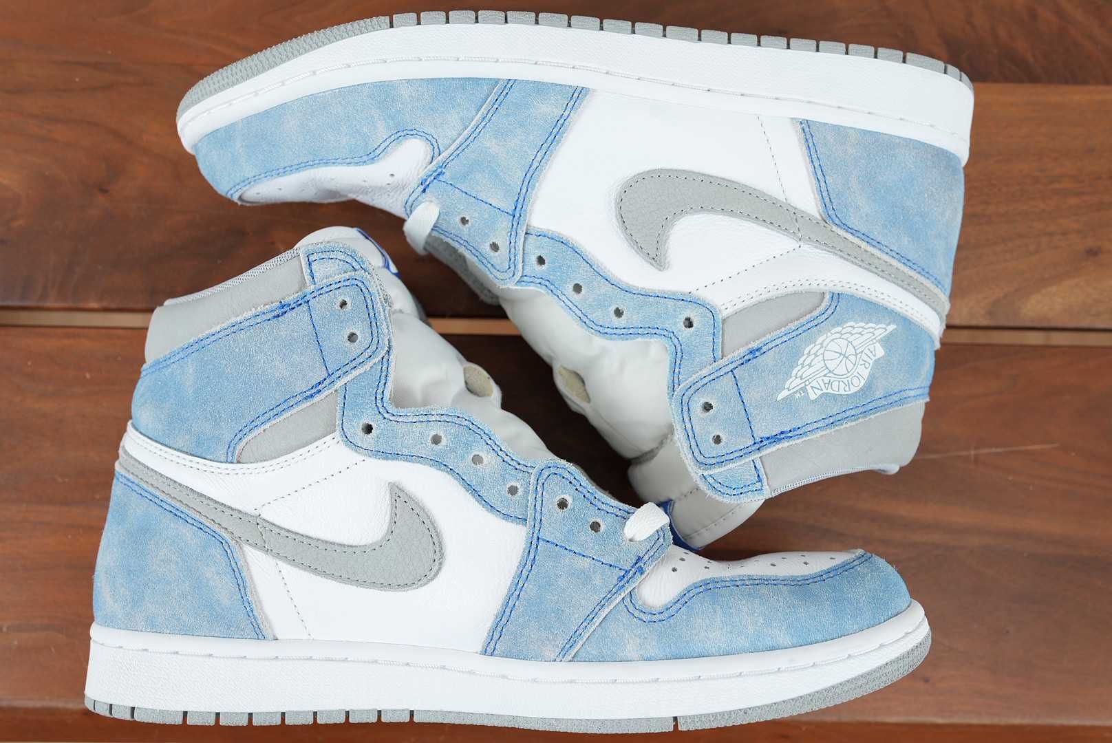 Nike Air Jordan 1 High OG "Hyper Royal"