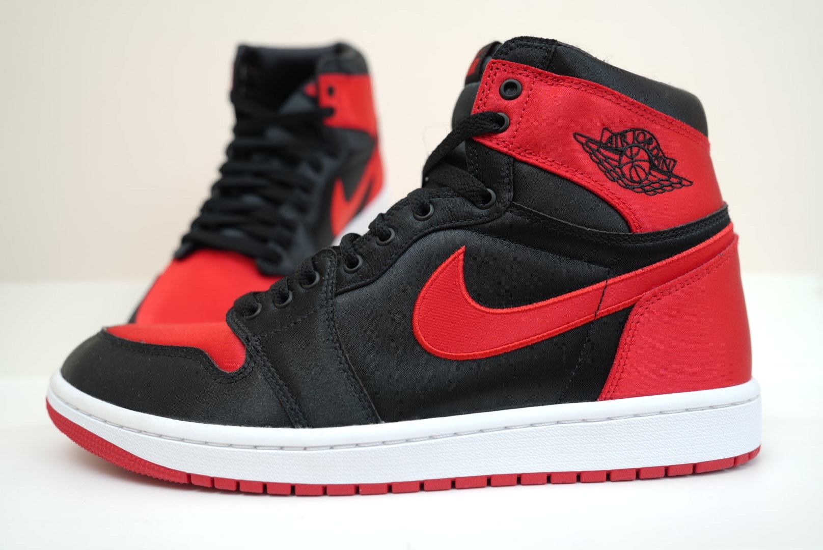 Nike Women's Air Jordan 1 Retro High OG "Satin Bred"