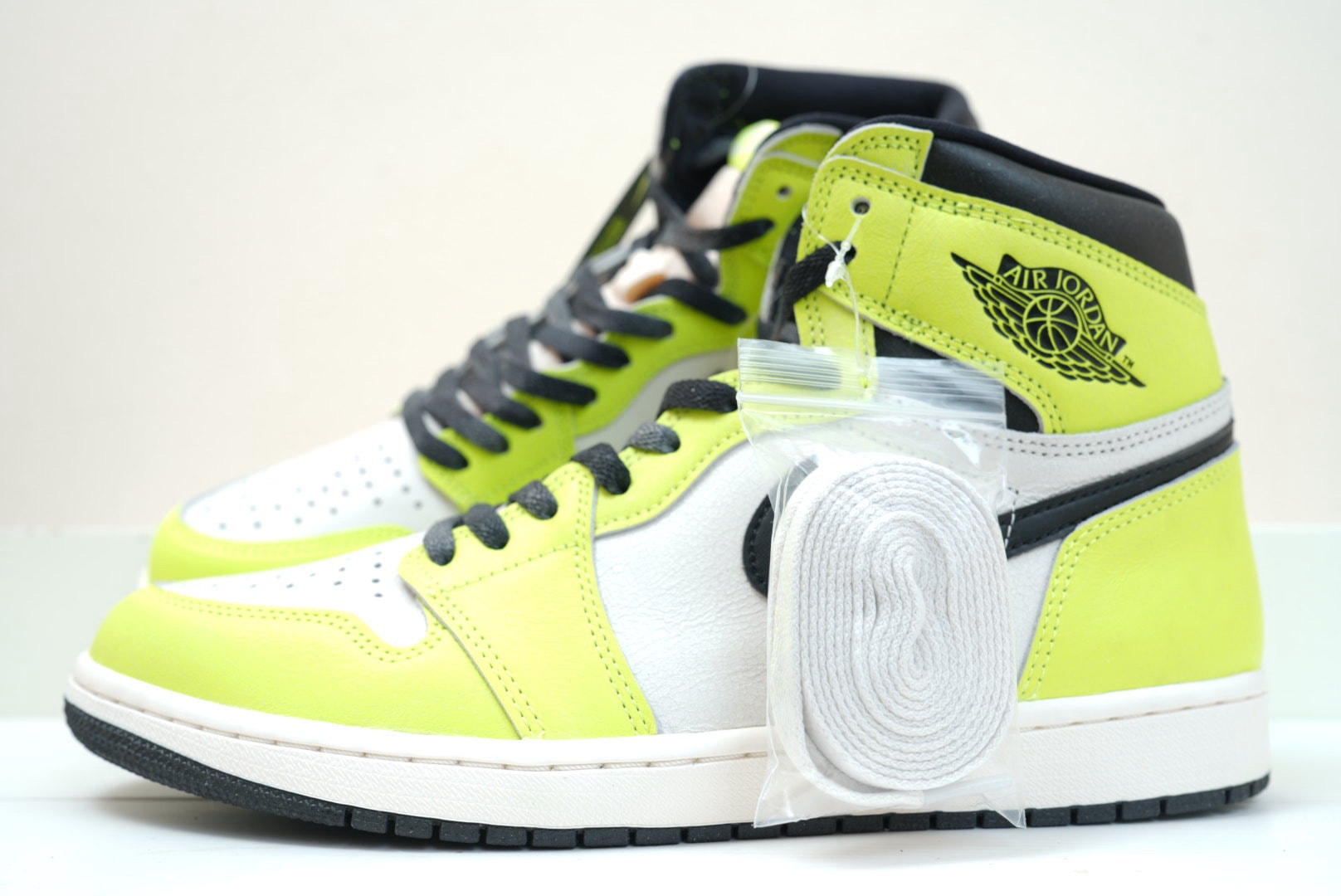 Nike Air Jordan 1 High OG "Volt/Visionaire"
