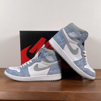 Nike Air Jordan 1 High OG "Hyper Royal"