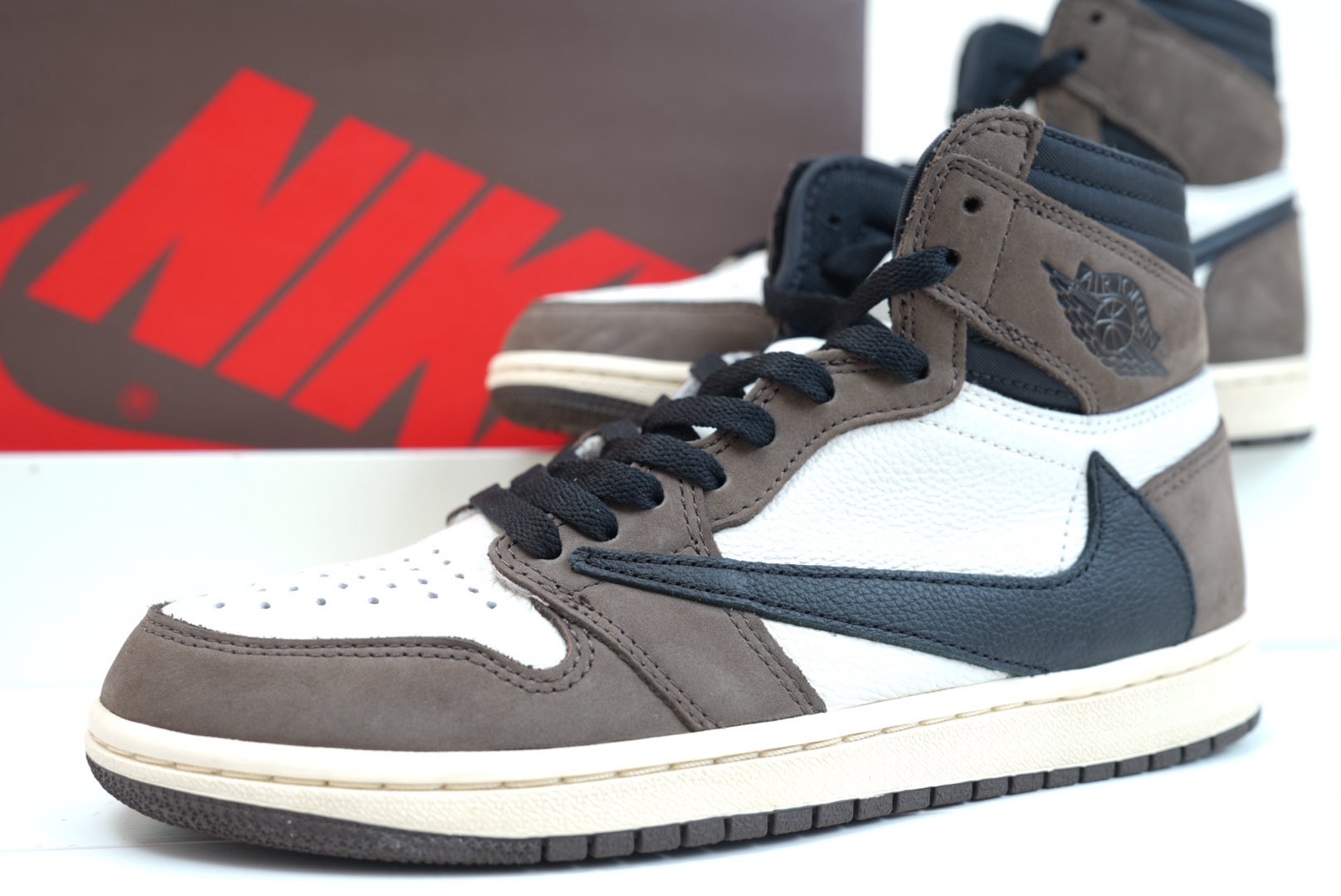 Travis Scott × Nike Air Jordan 1 Retro High OG TS SP "Sail/Dark Mocha"