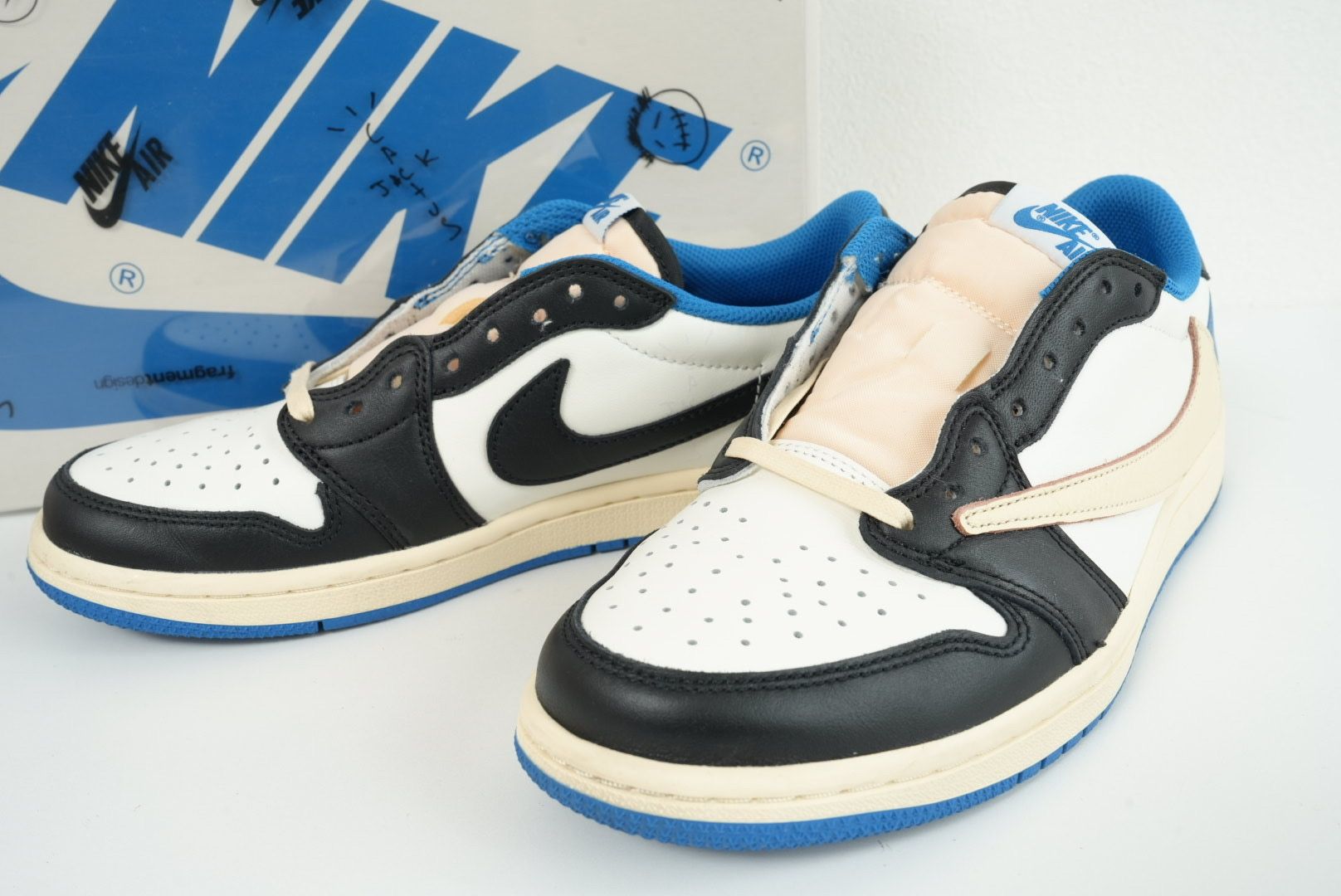 Travis Scott × fragment design × Nike Air Jordan 1 Low OG SP "Military Blue"