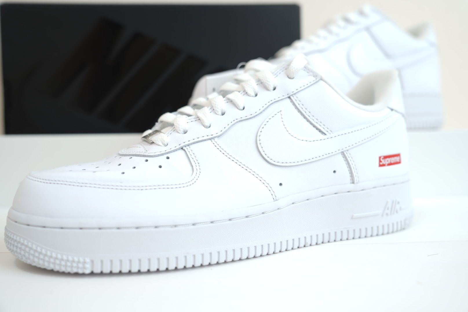 Supreme × Nike Air Force 1 Low "White"