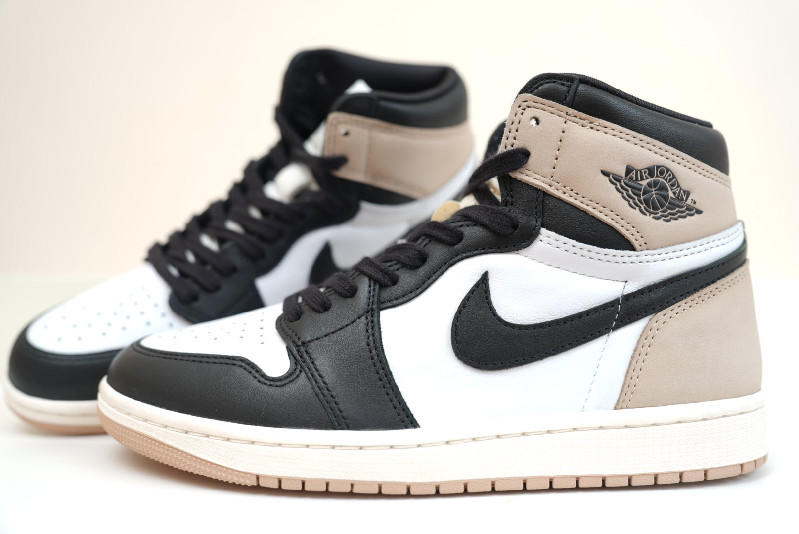 Nike Women's Air Jordan 1 Retro High OG "Latte"
