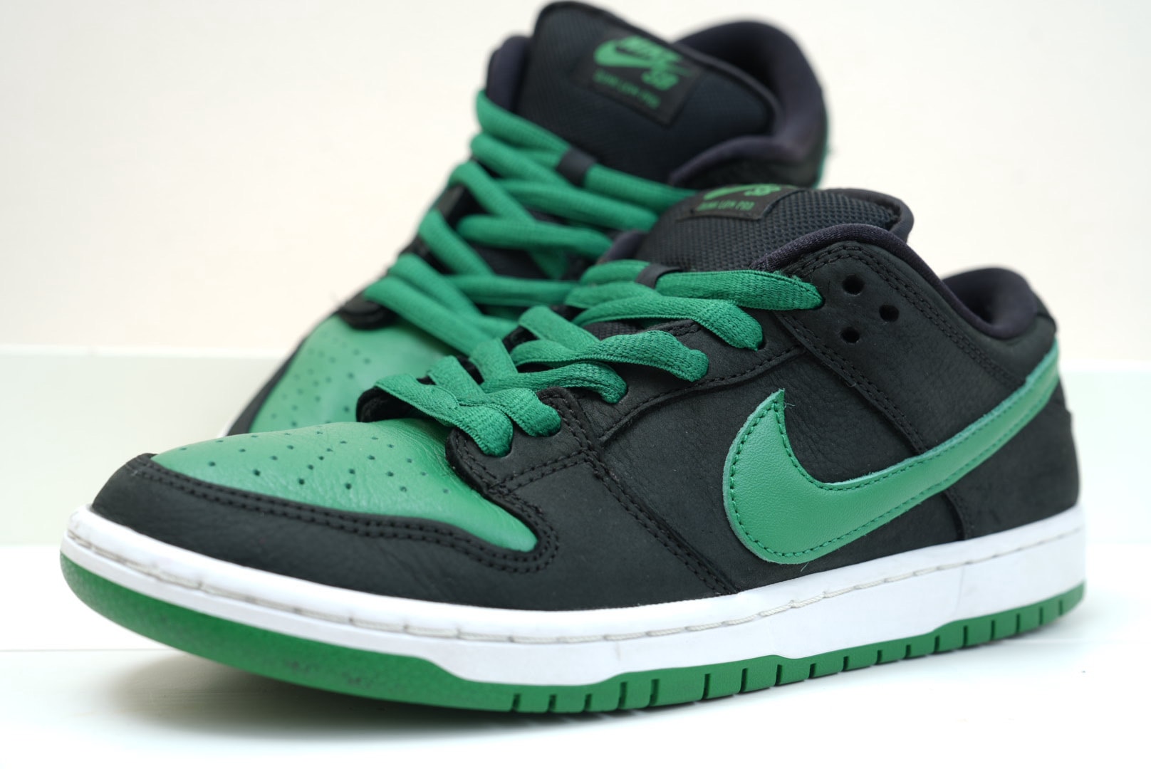 Nike SB Dunk Low PRO "Black/Pine Green"