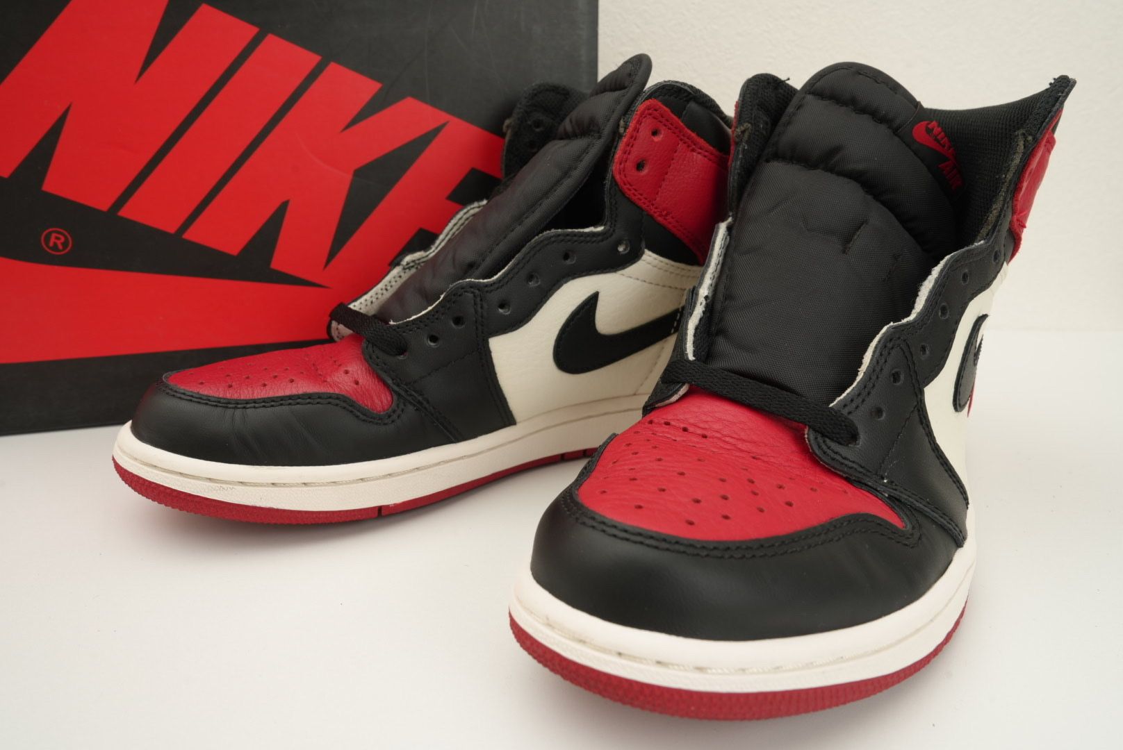 Nike Air Jordan 1 Retro High OG "Bred Toe"