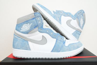 Nike Air Jordan 1 High OG "Hyper Royal"