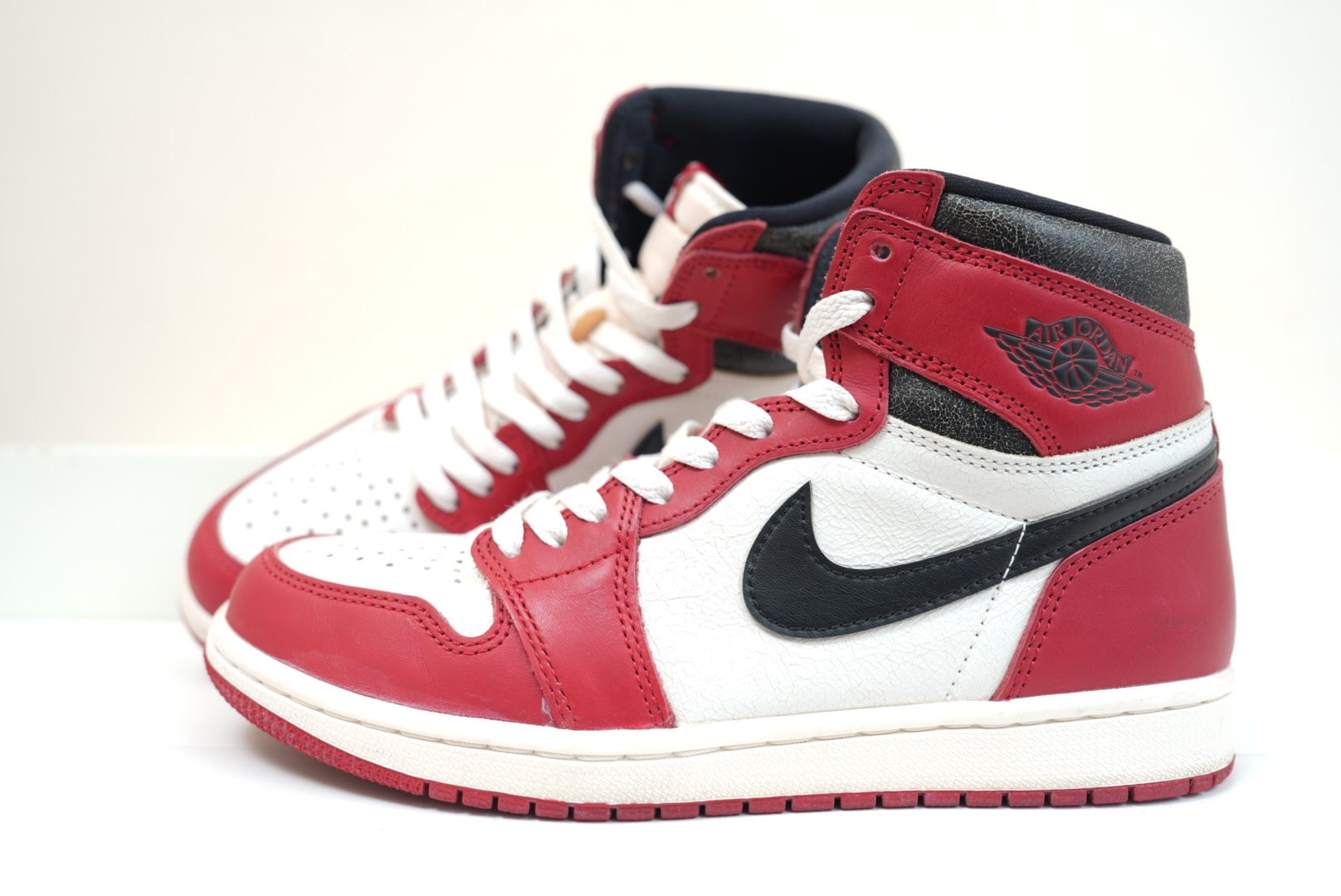 Nike Air Jordan 1 High OG "Lost & Found/Chicago"