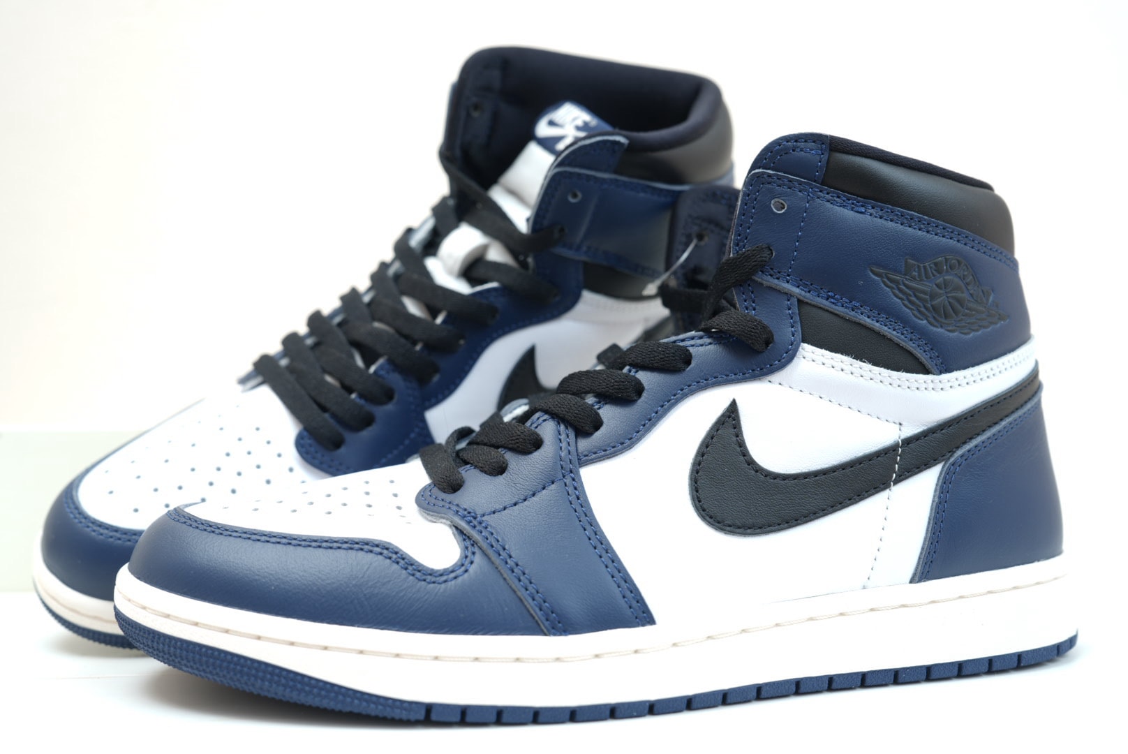 Nike Air Jordan 1 Retro High OG "Midnight Navy"