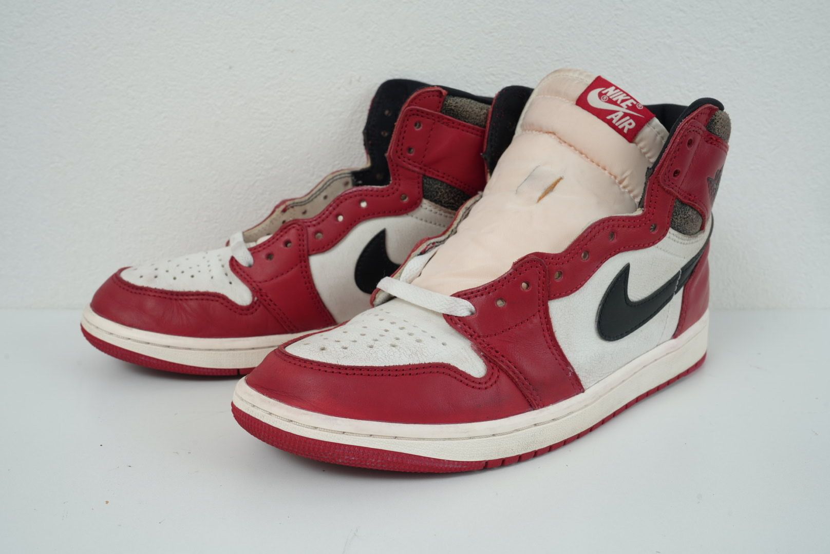 Nike Air Jordan 1 High OG "Lost & Found/Chicago"